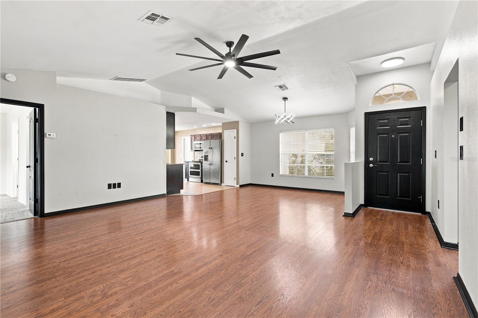 3652 Dothan Ave Property Photo 3