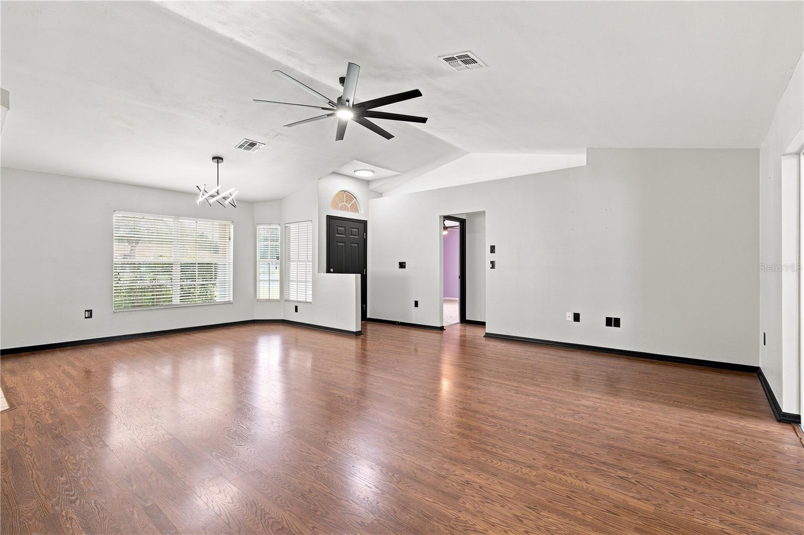 3652 Dothan Ave Property Photo 4