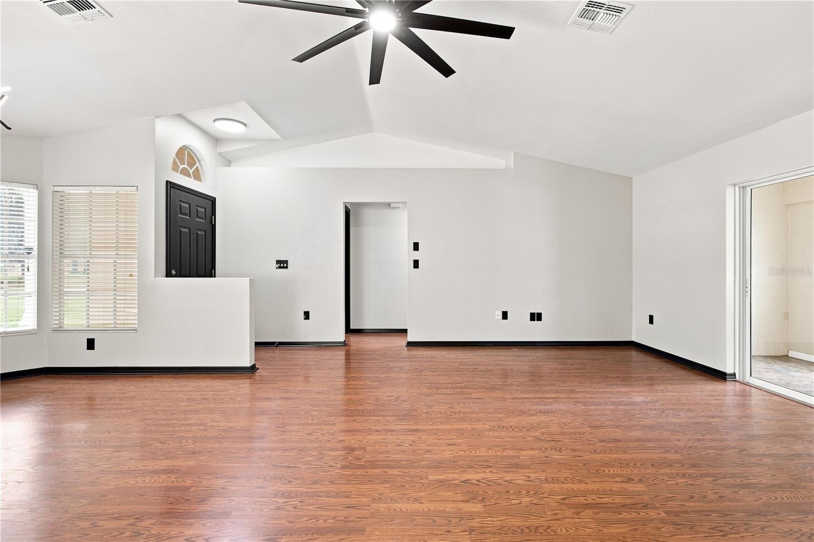 3652 Dothan Ave Property Photo 5
