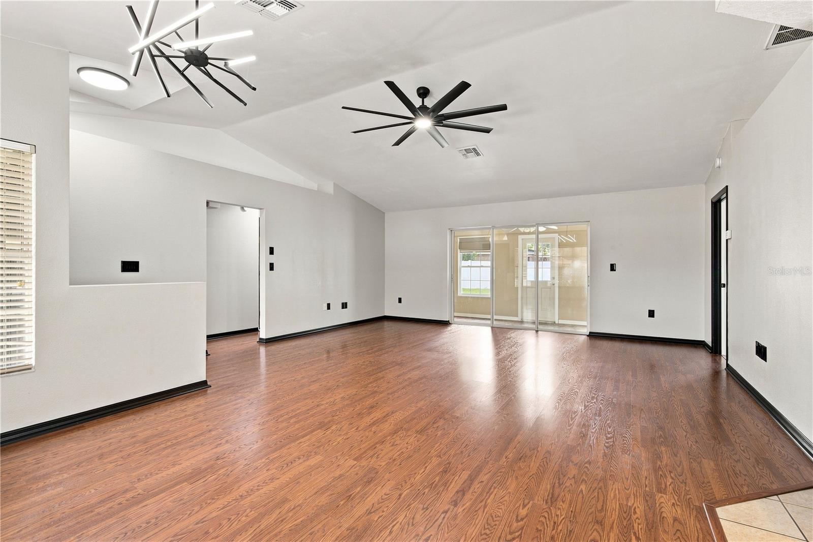 3652 Dothan Ave Property Photo 6