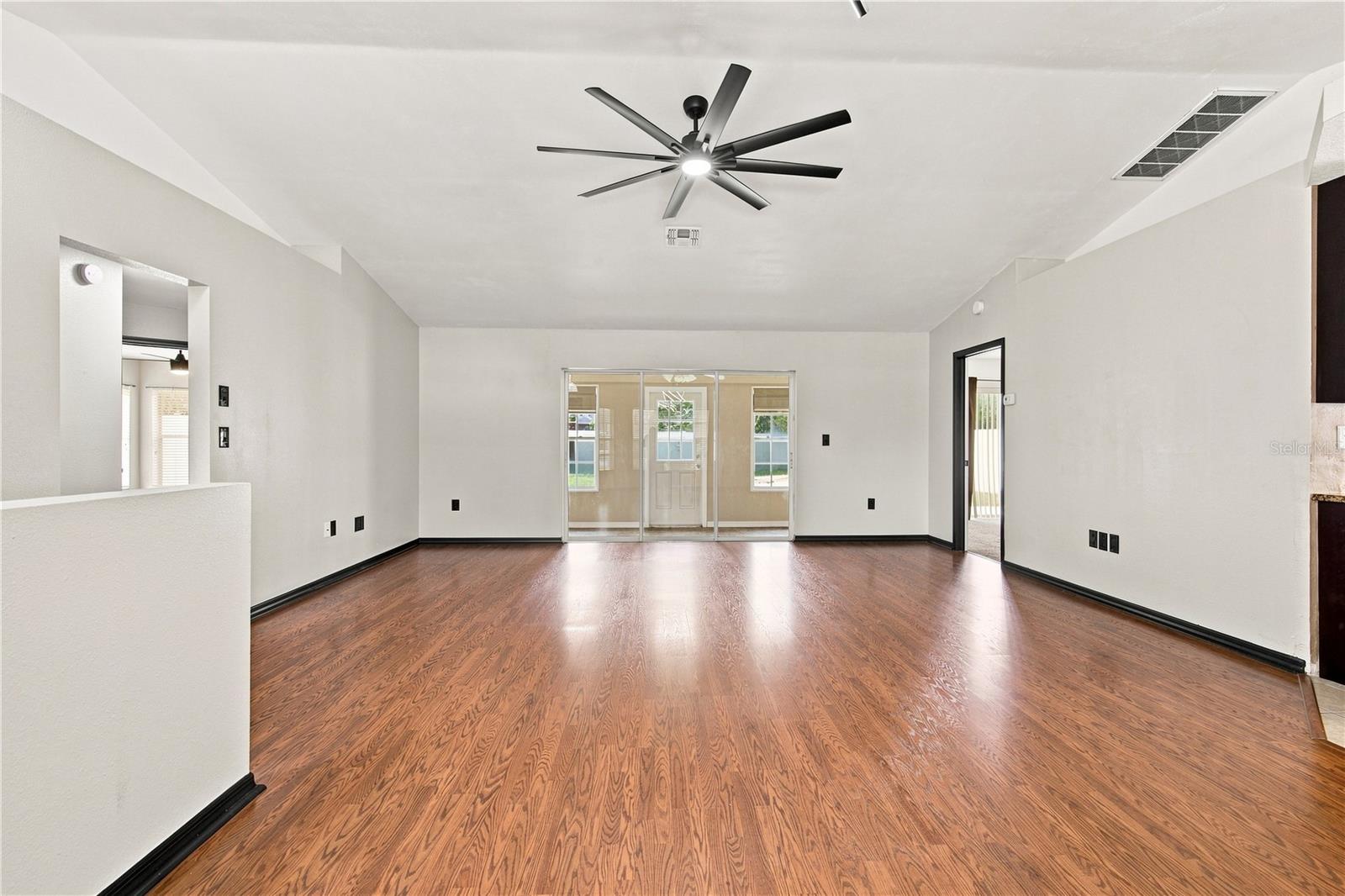 3652 Dothan Ave Property Photo 7