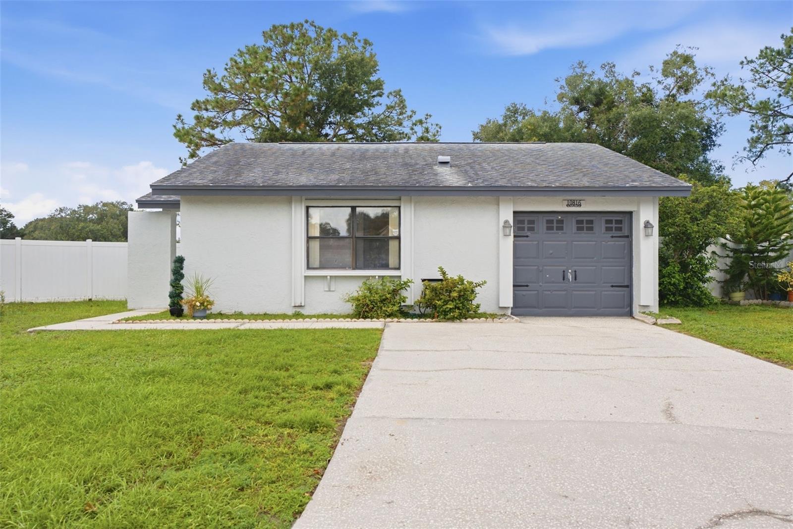 10816 Fairfield Village Dr Property Photo 3