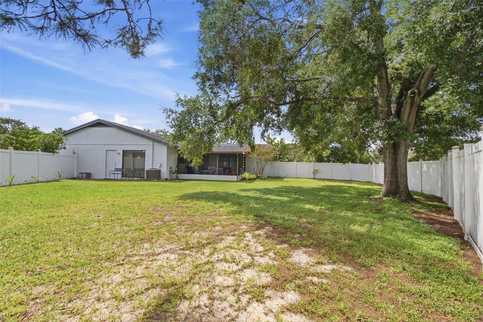 10816 Fairfield Village Dr Property Photo 24