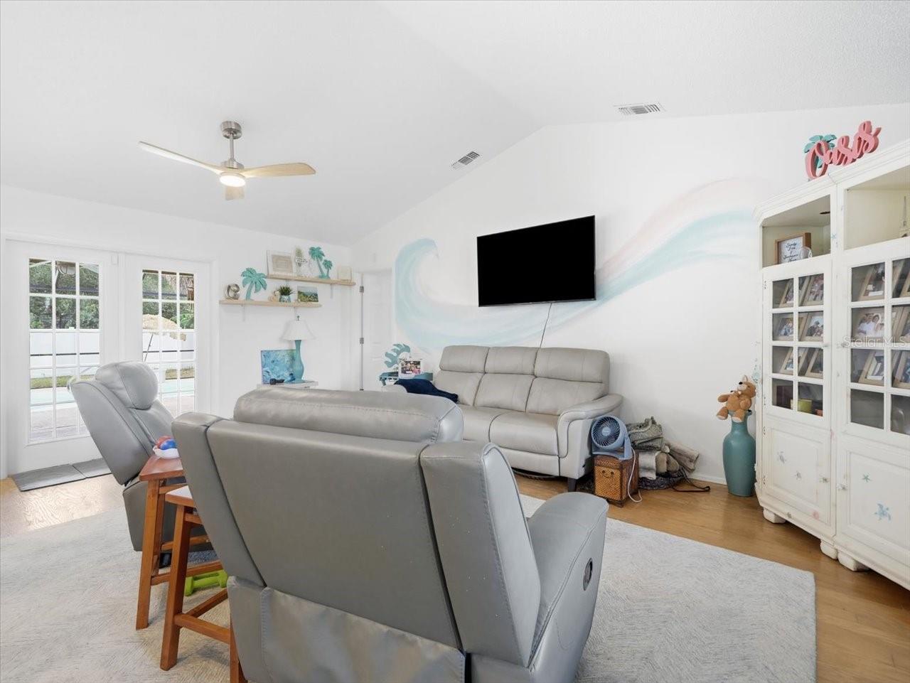 7022 Arbor View Ln Property Photo 4