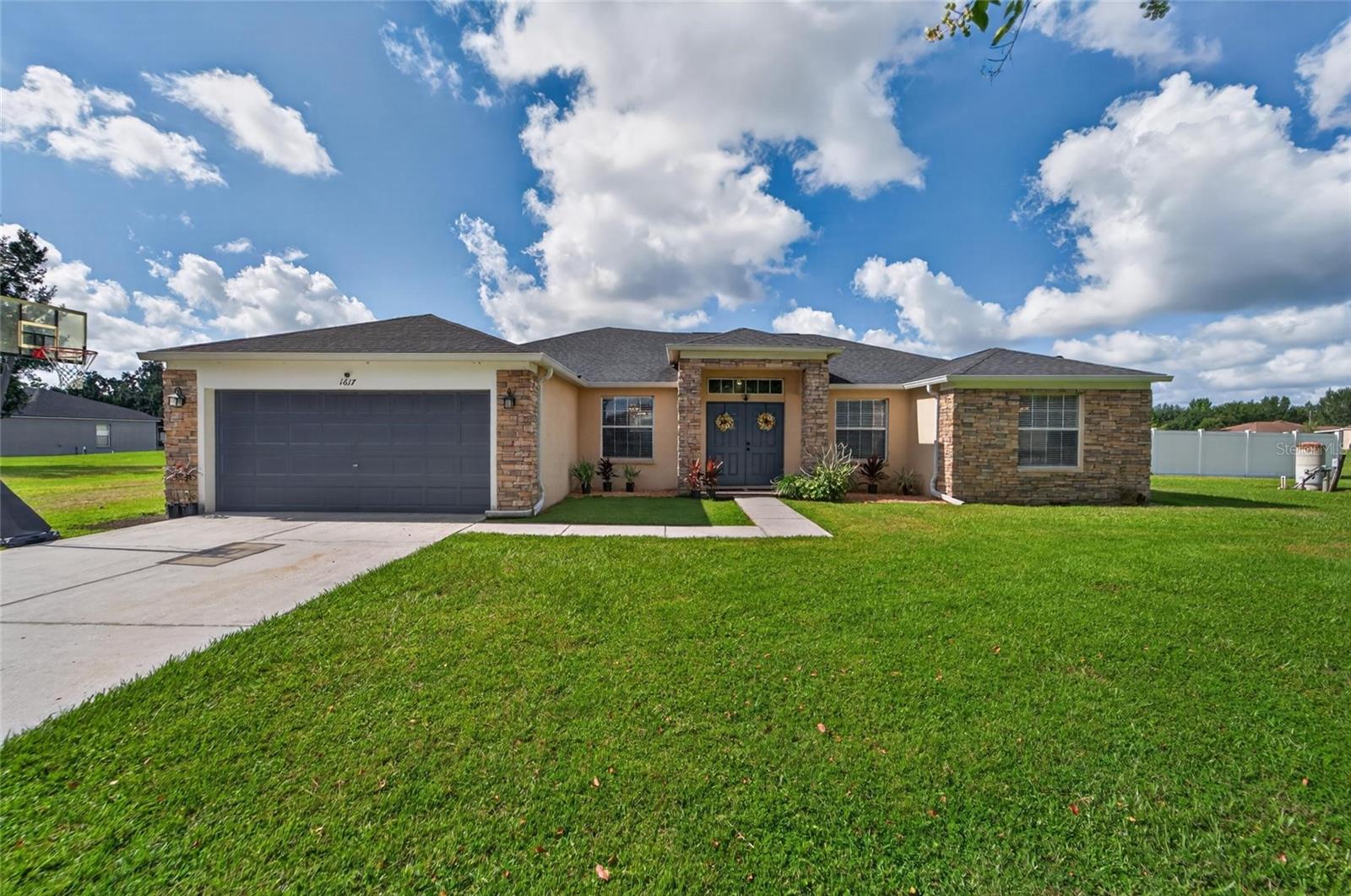 1617 Avondale Ridge Dr Property Photo 1