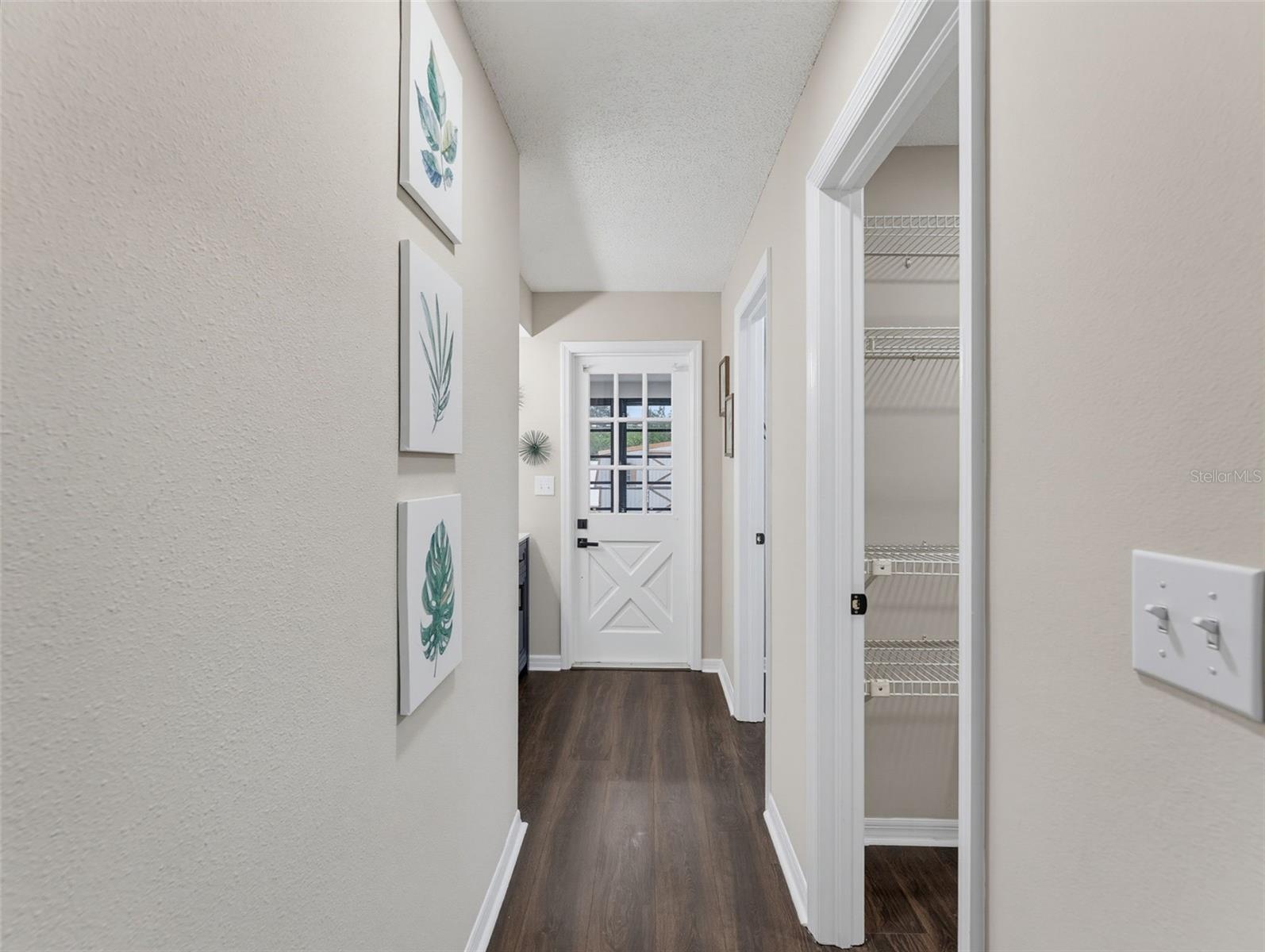 8275 Dora St Property Photo 9