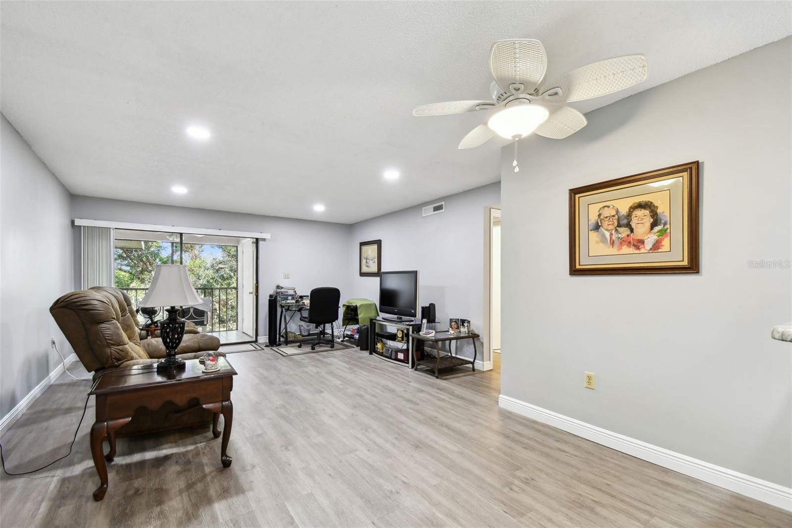 2650 Countryside Blvd #c309 Property Photo 5