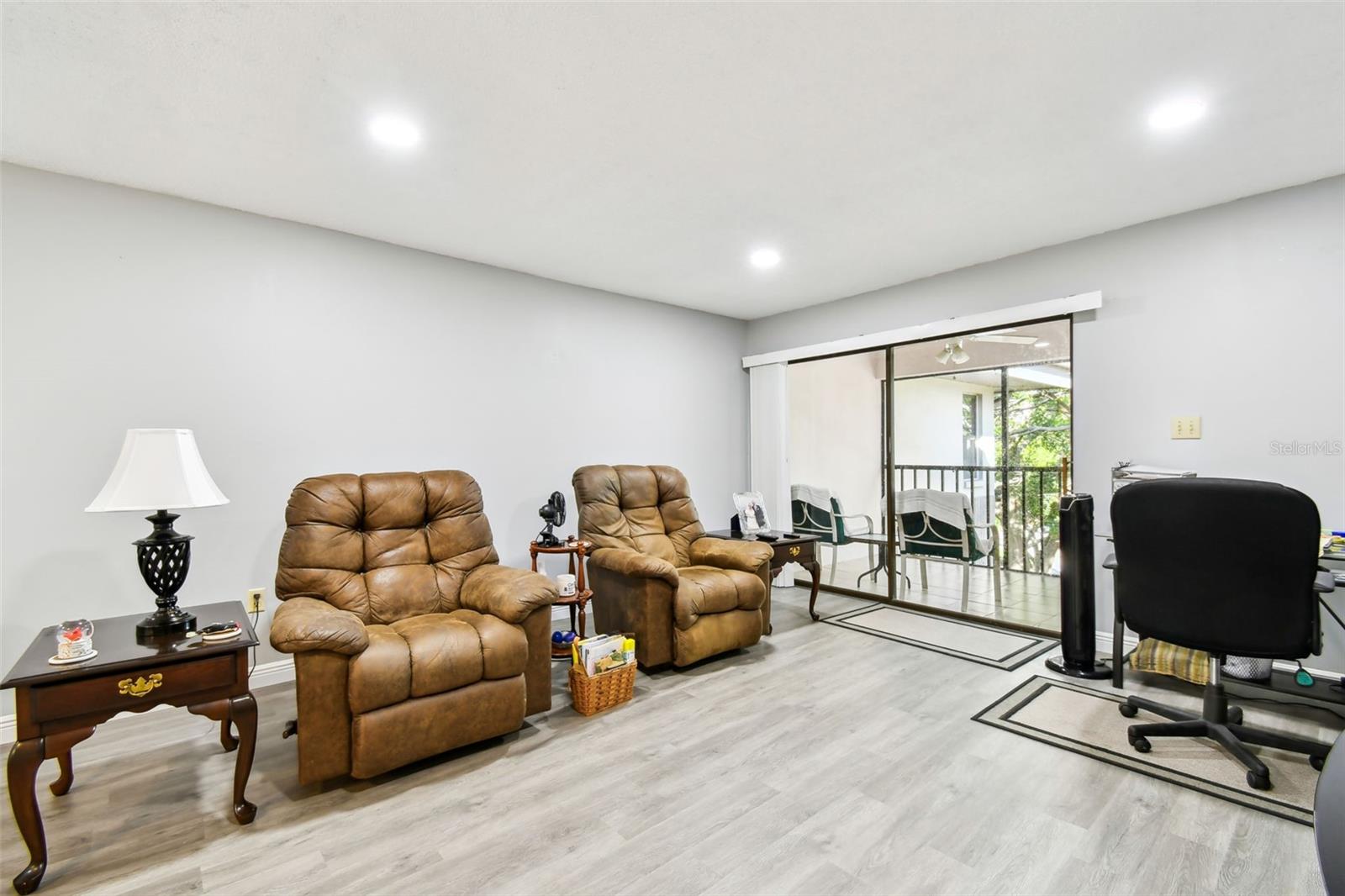 2650 Countryside Blvd #c309 Property Photo 8