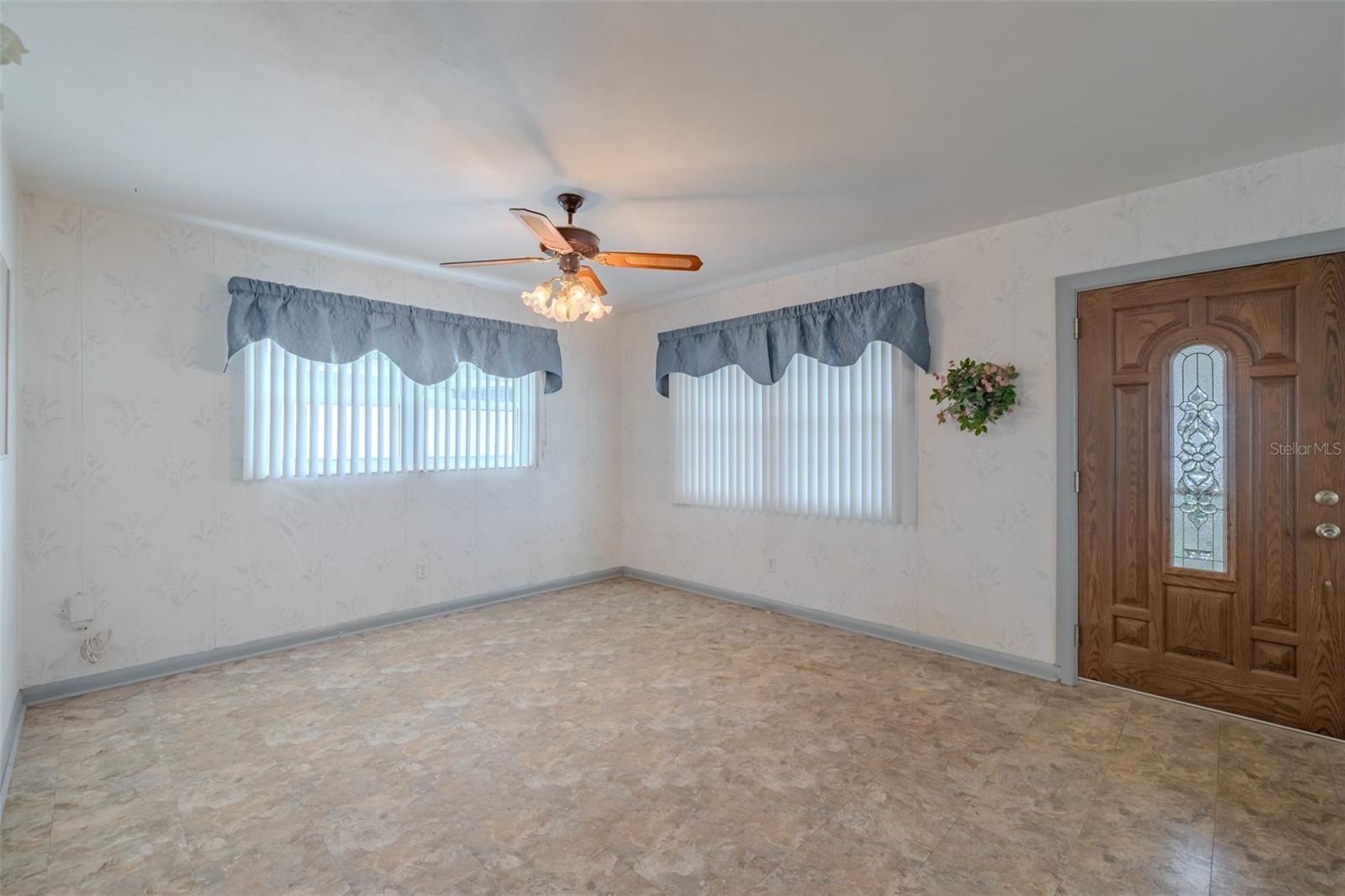 1205 W Camellia Dr Property Photo 10