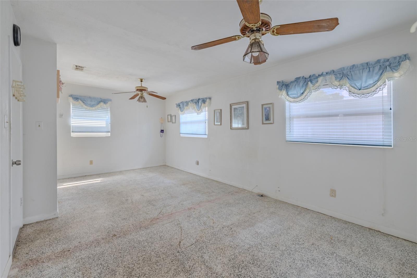 1205 W Camellia Dr Property Photo 16