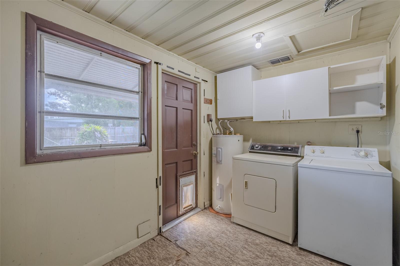 1205 W Camellia Dr Property Photo 18