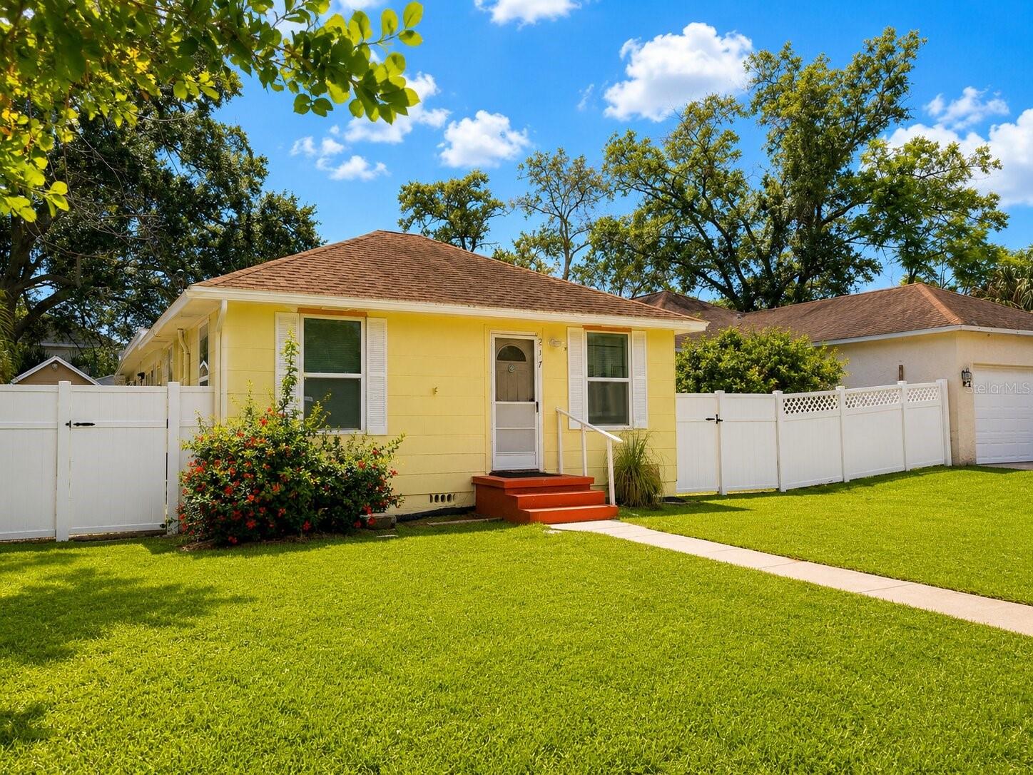 217 50th Ter N Property Photo 3