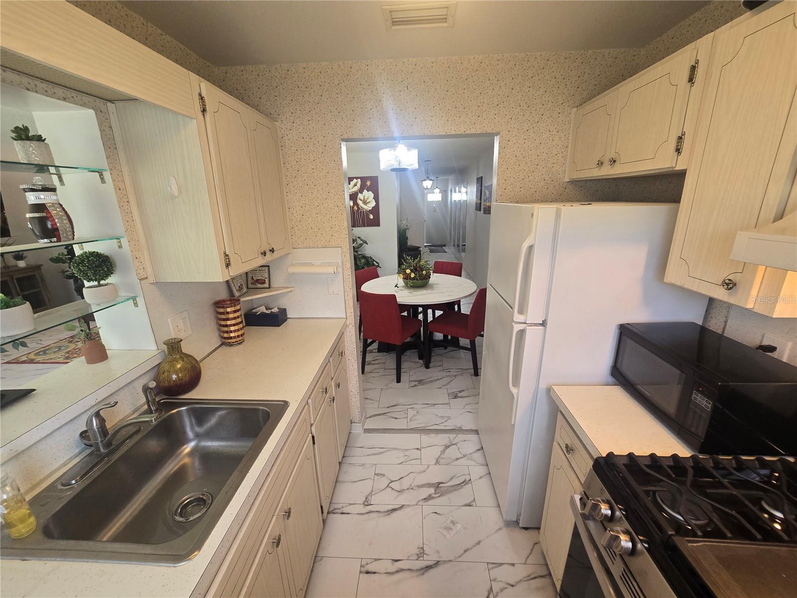 5750 80th St N #b206 Property Photo 34