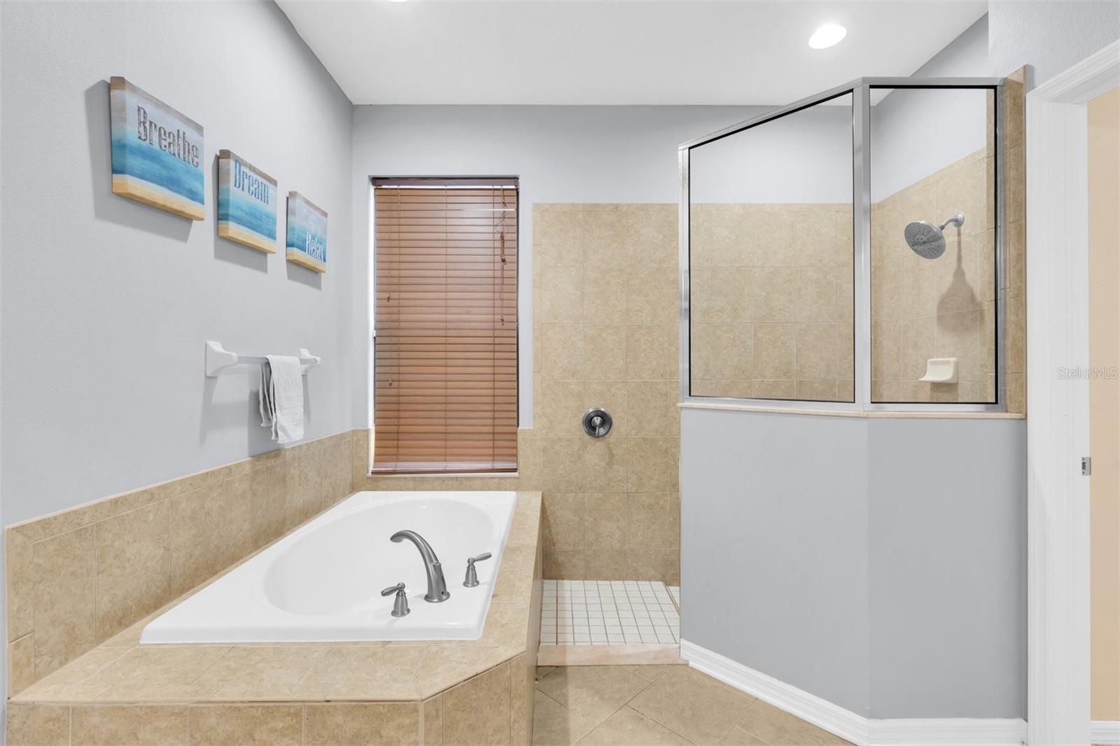 1307 Ketzal Dr Property Photo 24