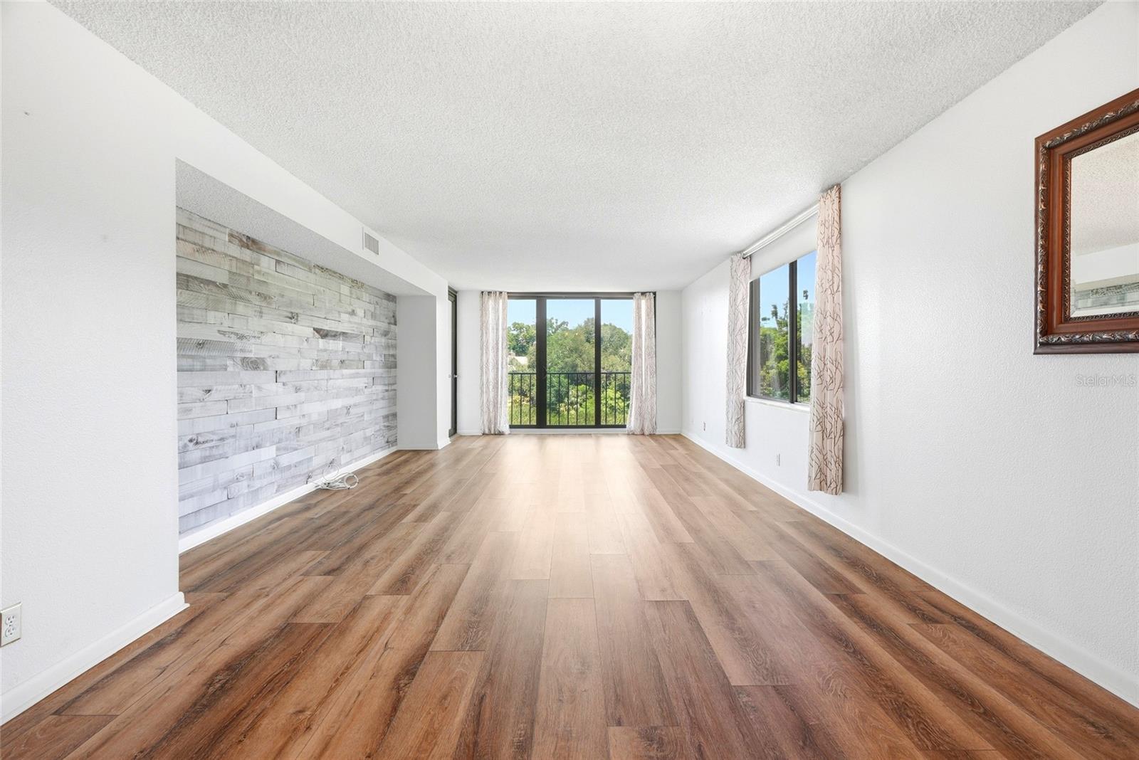 220 Belleview Blvd #207 Property Photo 8