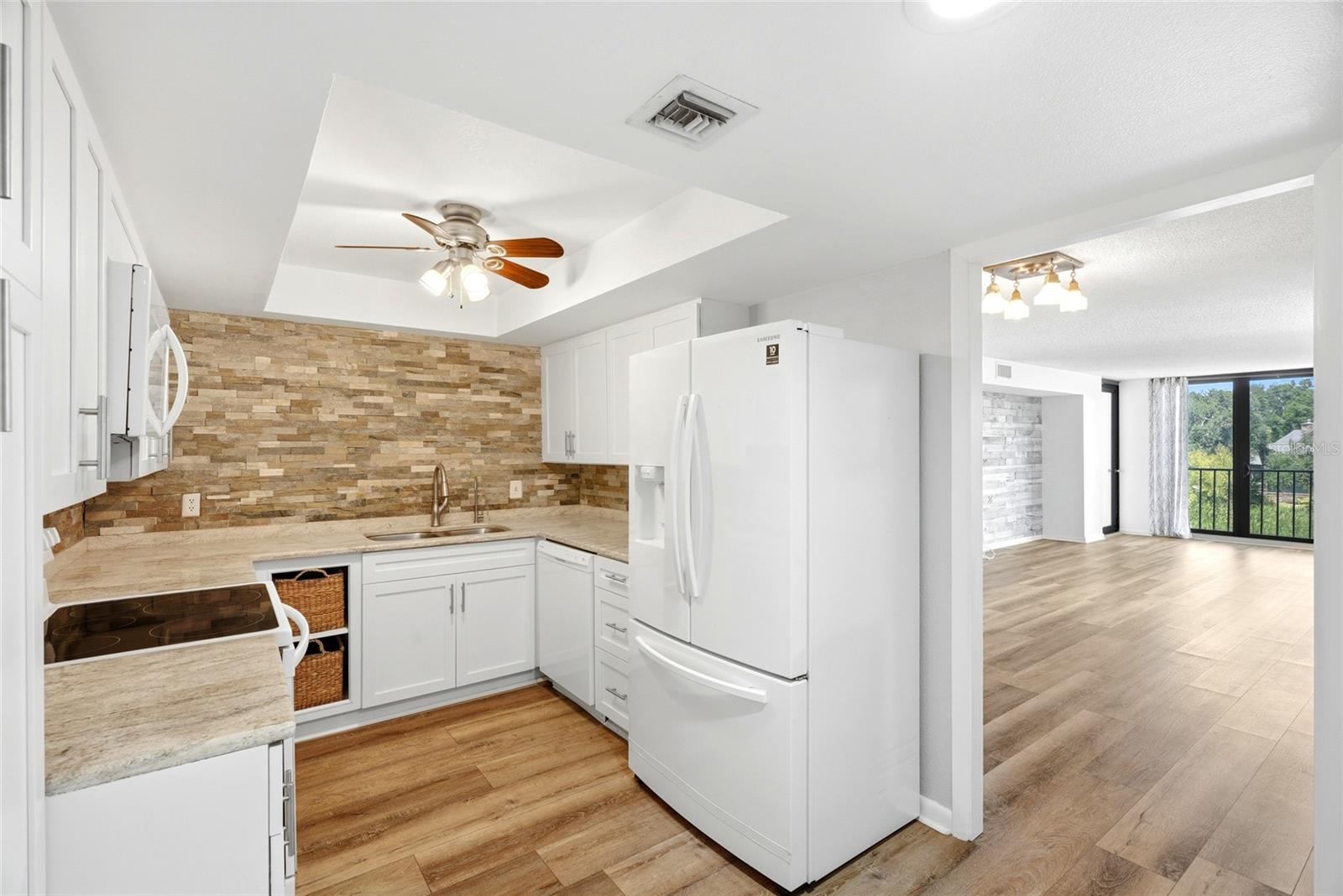 220 Belleview Blvd #207 Property Photo 15
