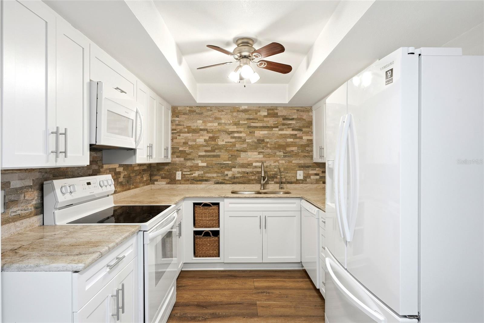 220 Belleview Blvd #207 Property Photo 16