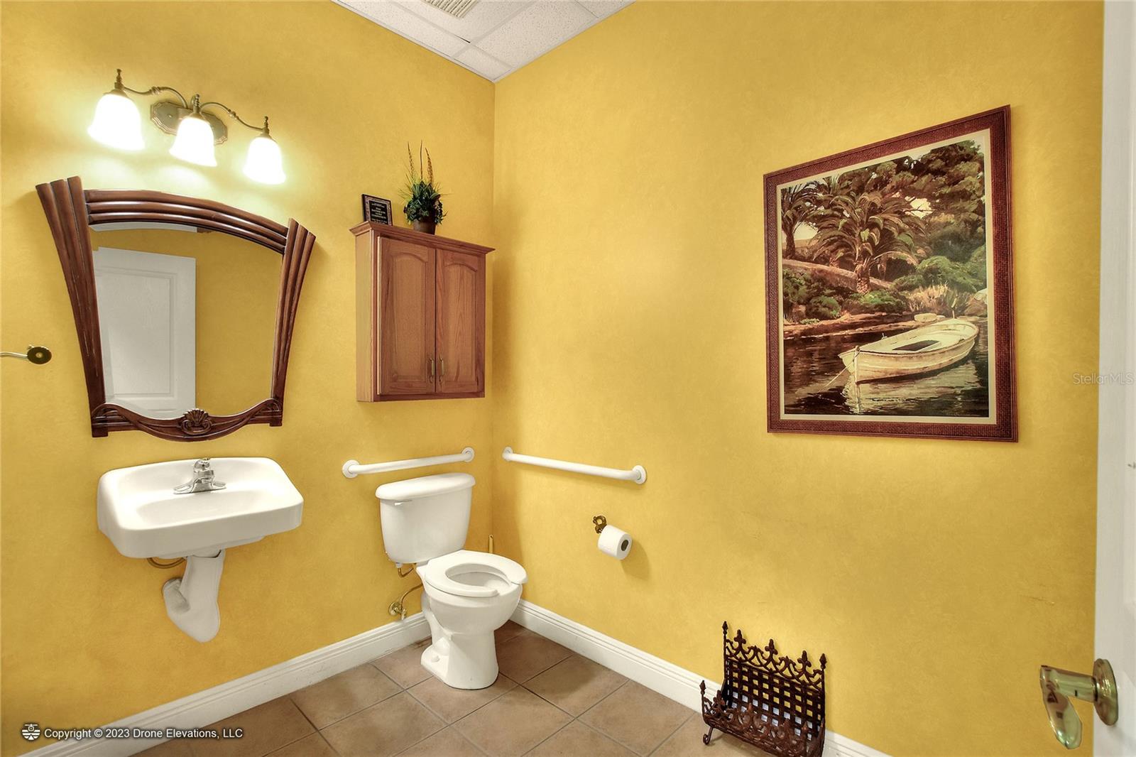 657 W Lumsden Rd Property Photo 8