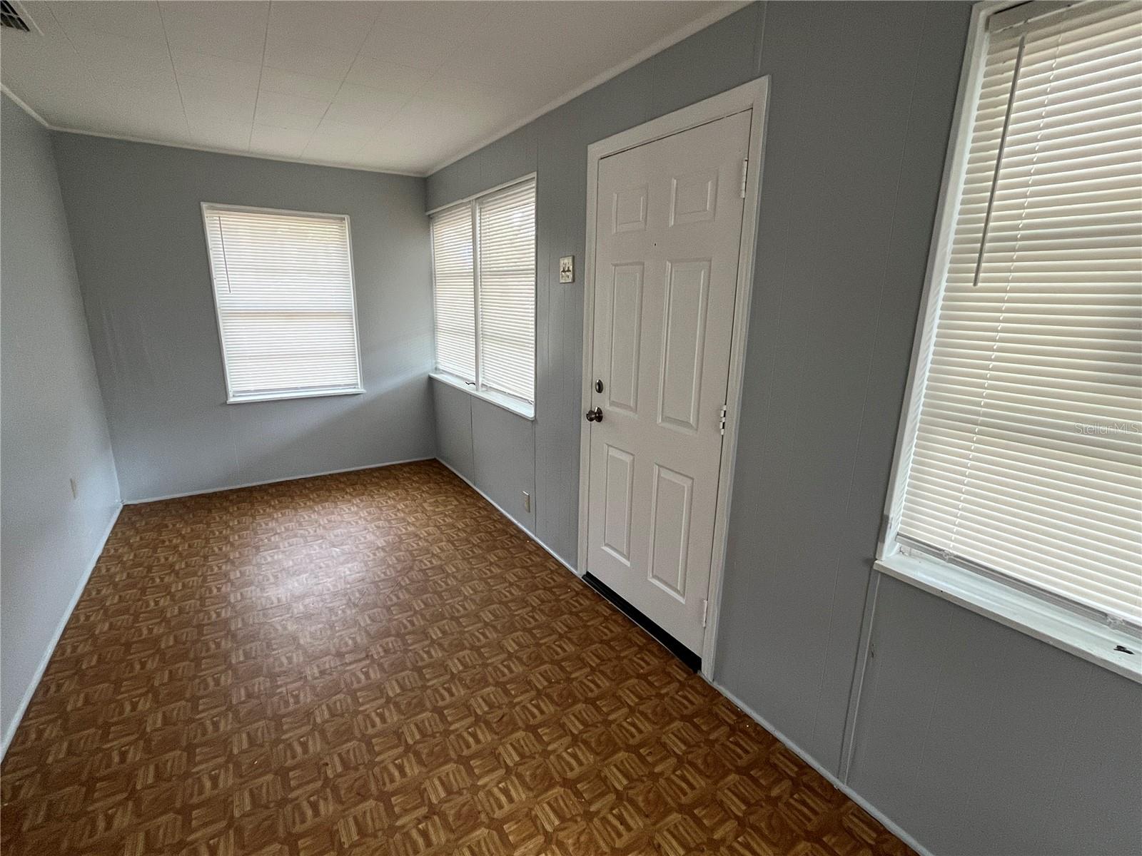 403 8th St Ne Property Photo 2