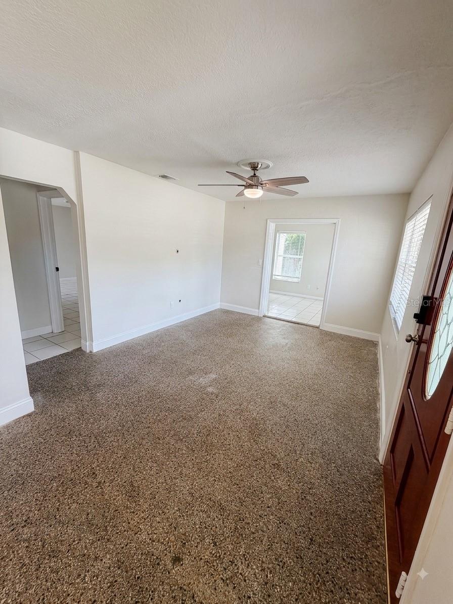 2119 W Henry Ave Property Photo 3