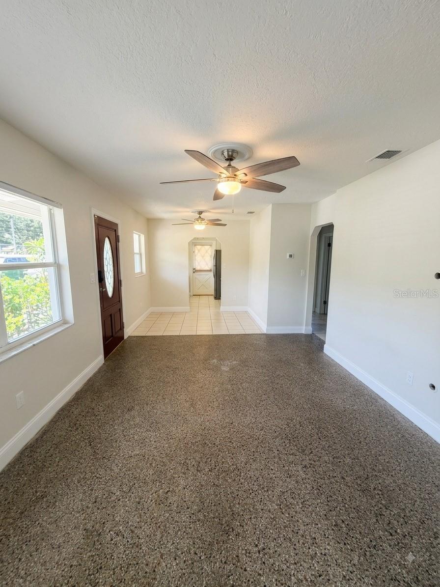 2119 W Henry Ave Property Photo 4