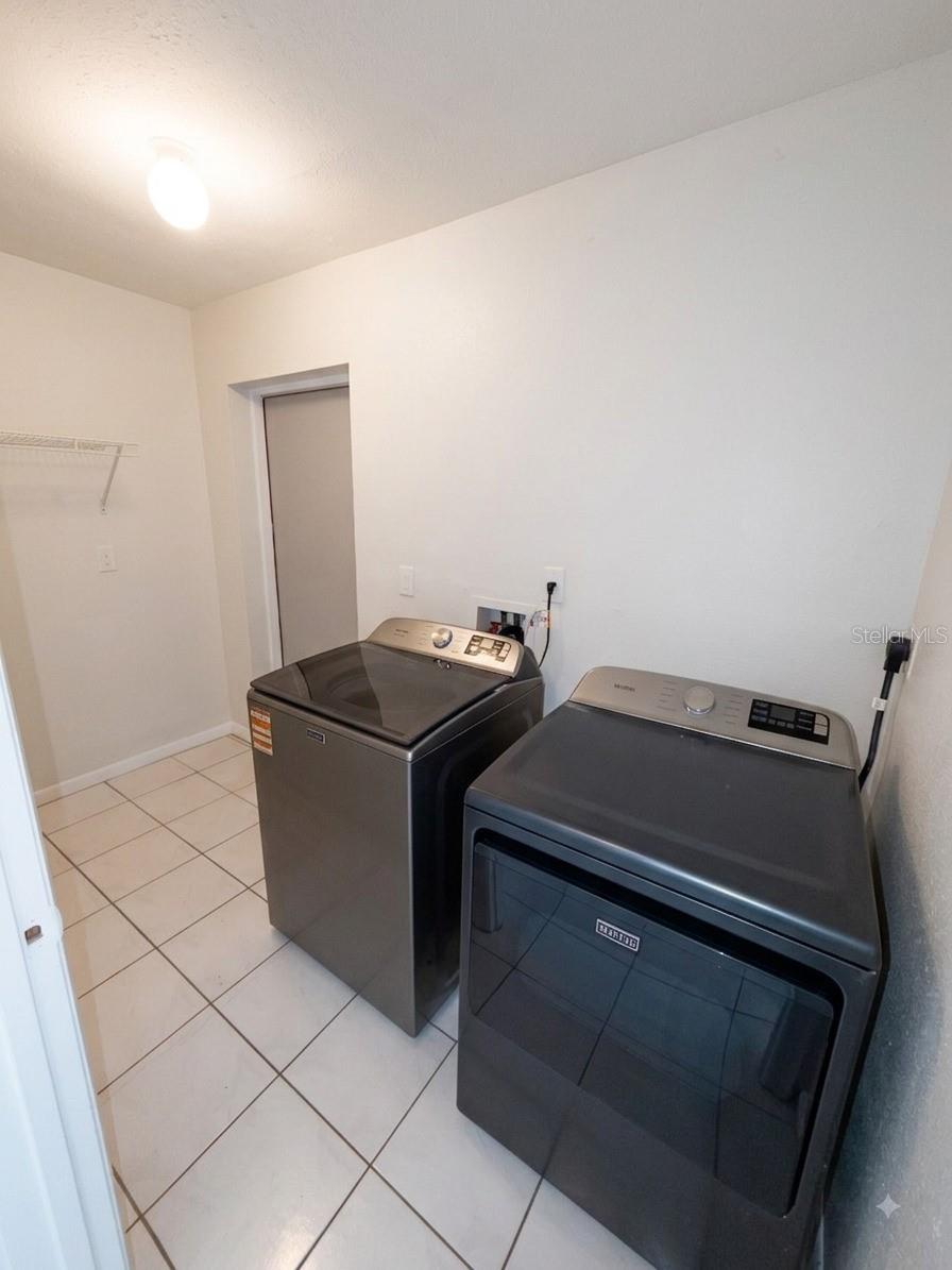 2119 W Henry Ave Property Photo 10