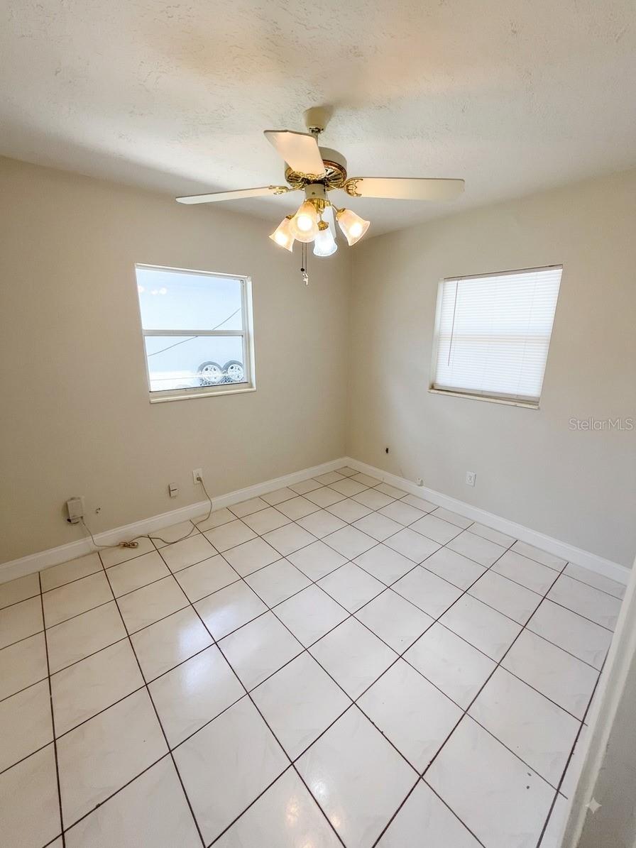 2119 W Henry Ave Property Photo 18