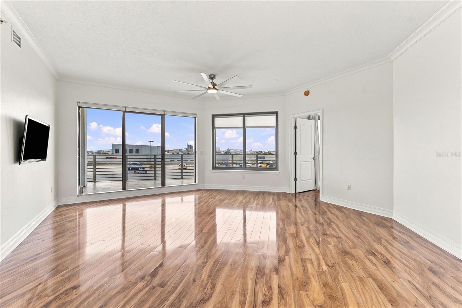 1209 E Cumberland Ave #608 Property Photo 6