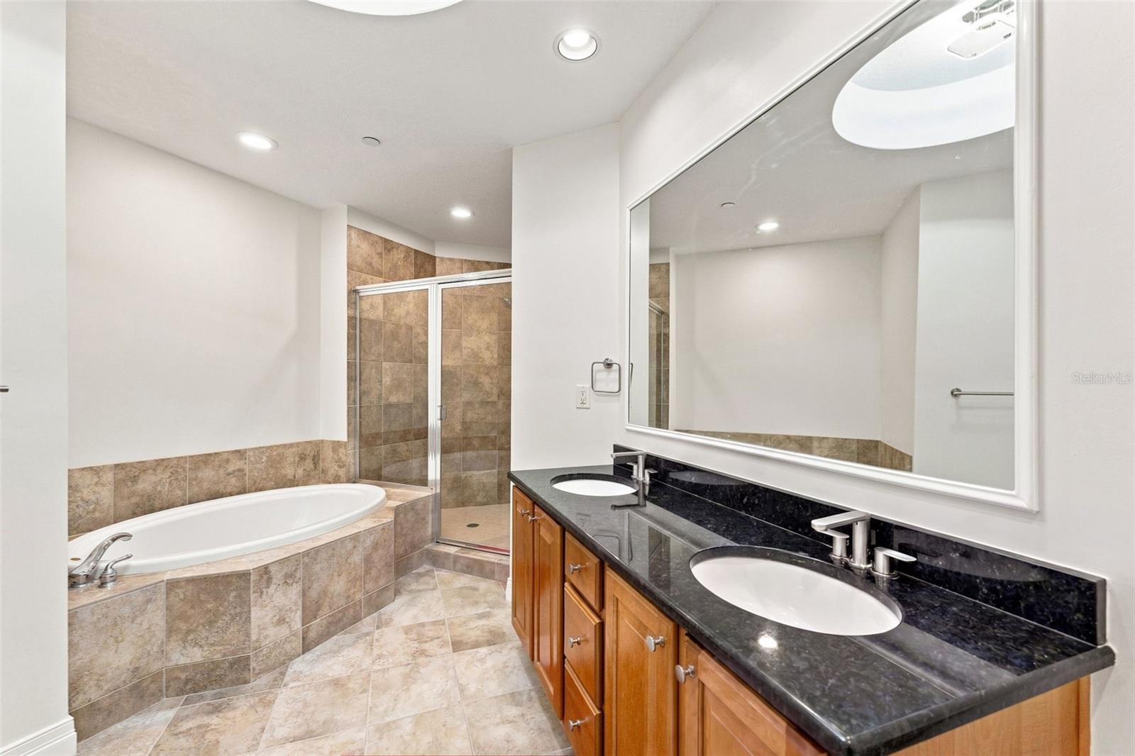 1209 E Cumberland Ave #608 Property Photo 12