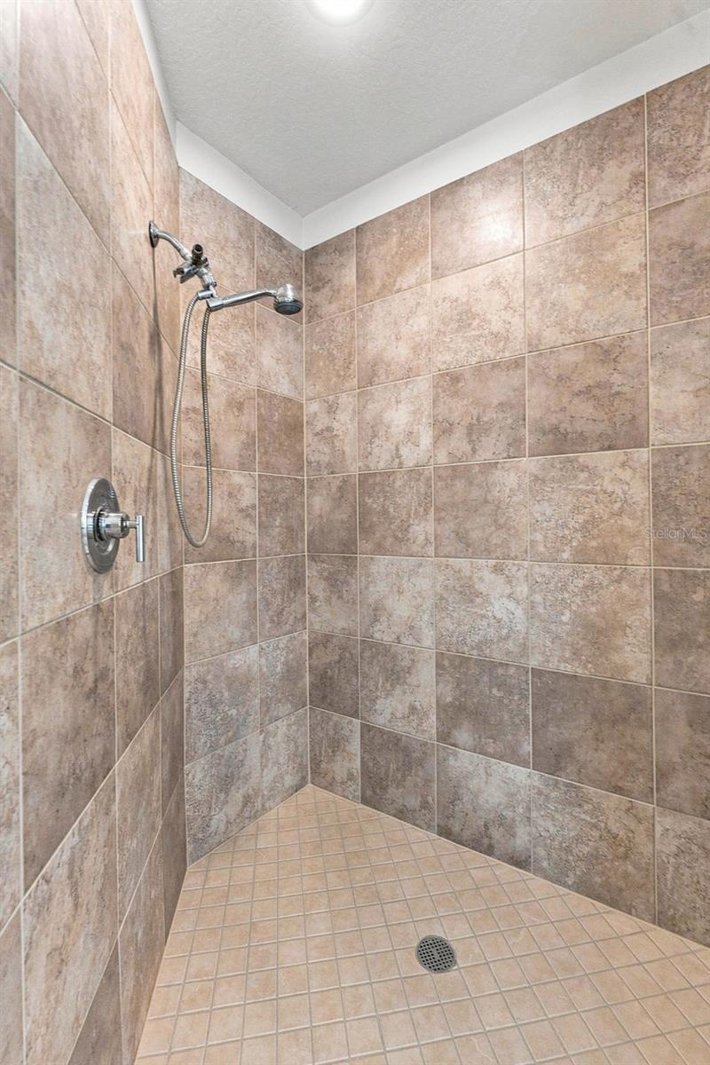 1209 E Cumberland Ave #608 Property Photo 17