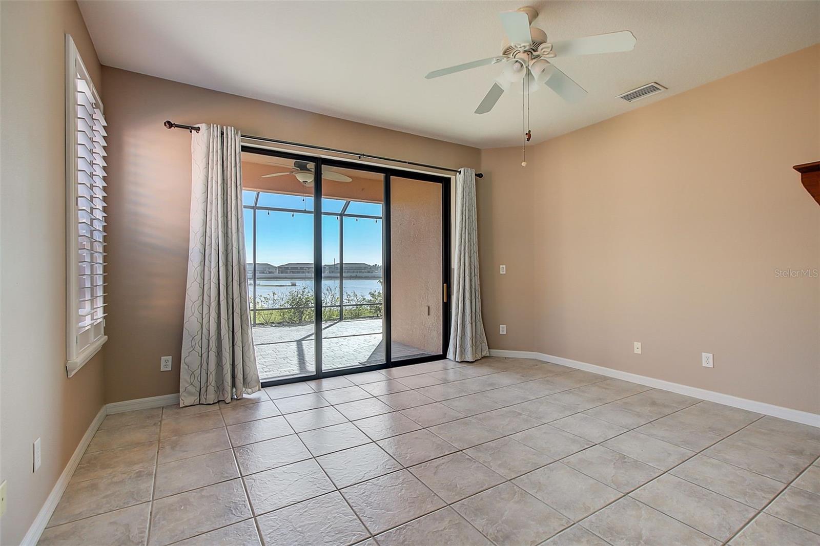 5673 Sunset Falls Dr Property Photo 8