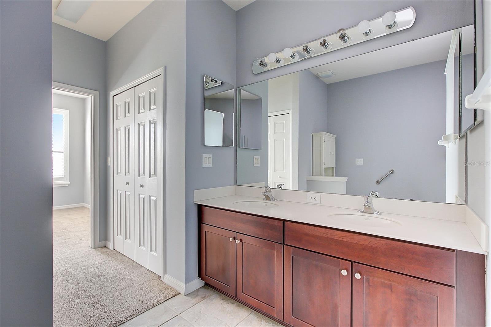 5673 Sunset Falls Dr Property Photo 14