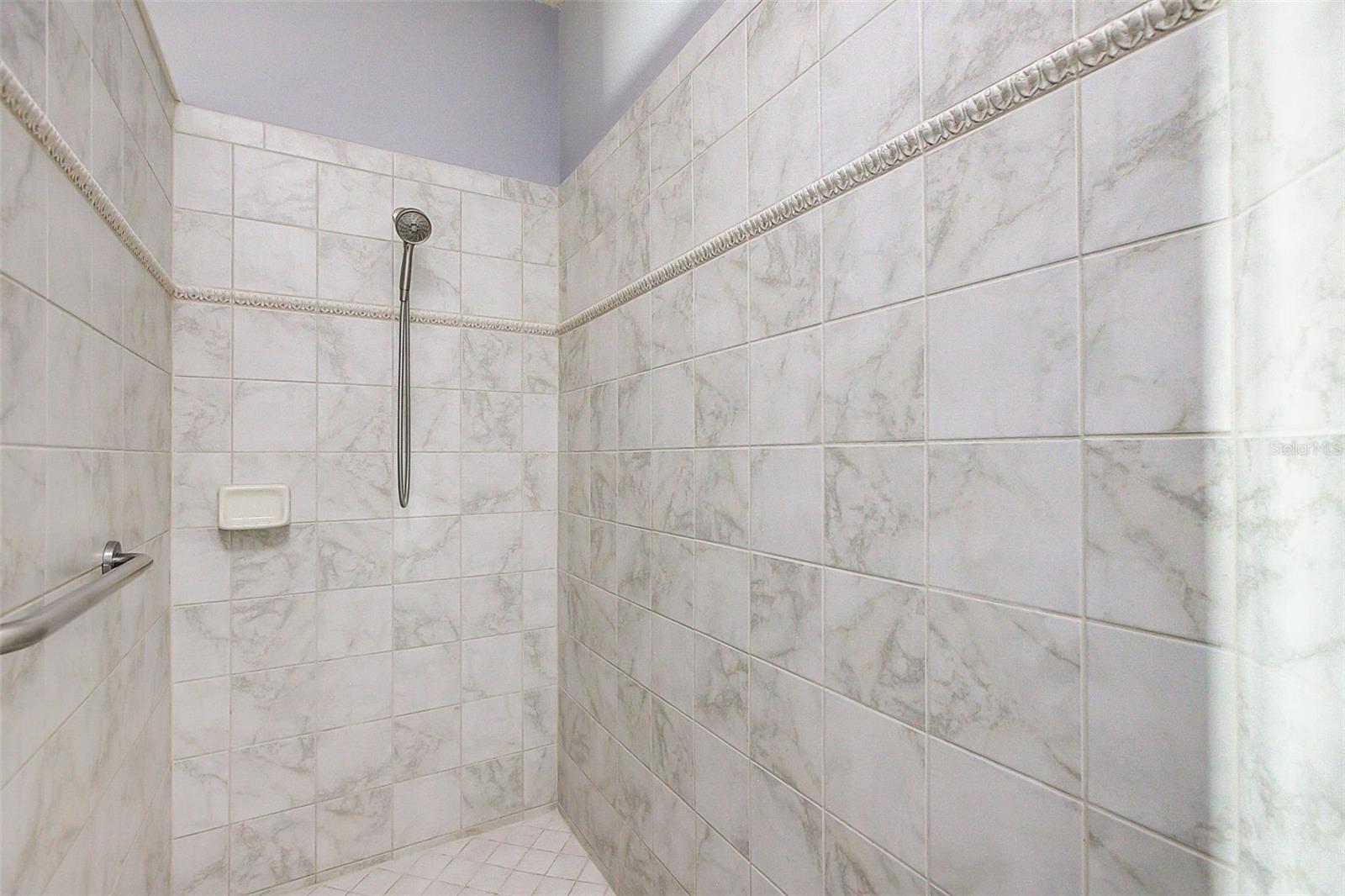 5673 Sunset Falls Dr Property Photo 16