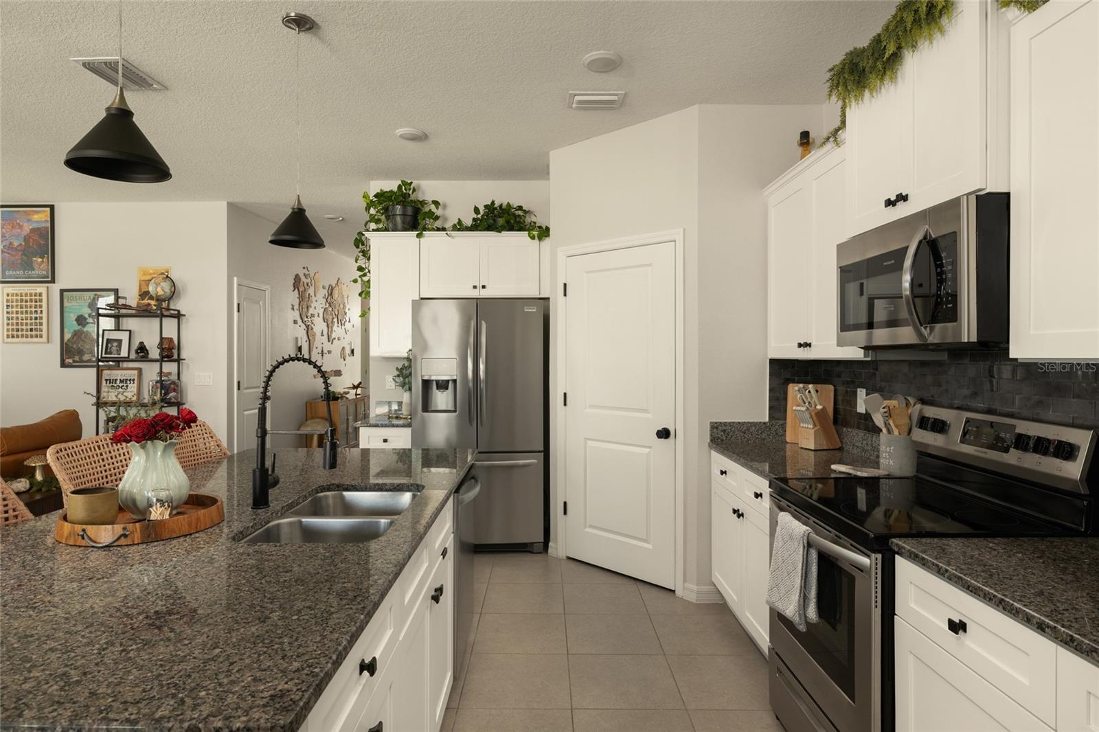 13301 Waterleaf Garden Cir Property Photo 8