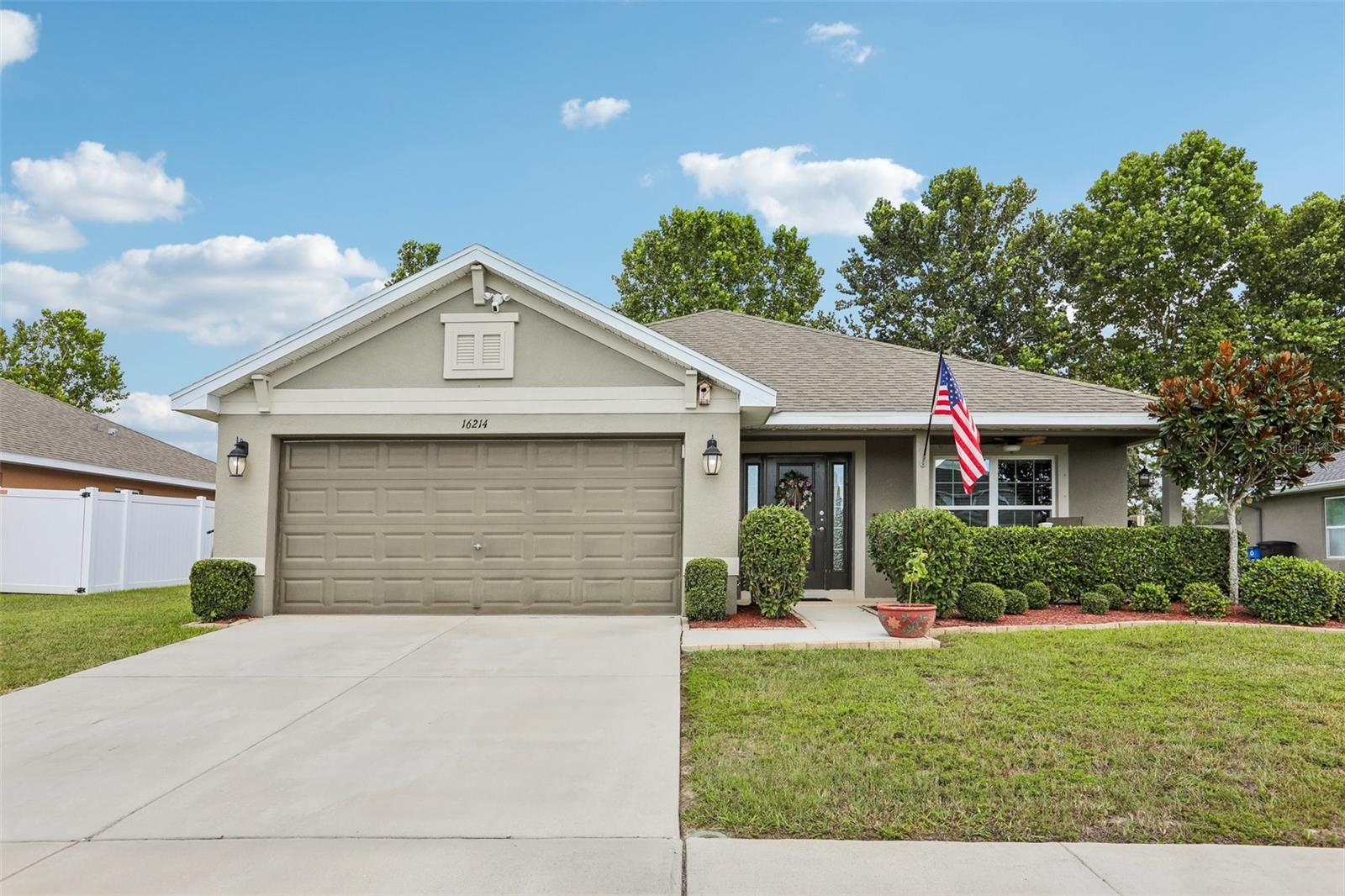 16214 Vine Cliff Ave Property Photo 1