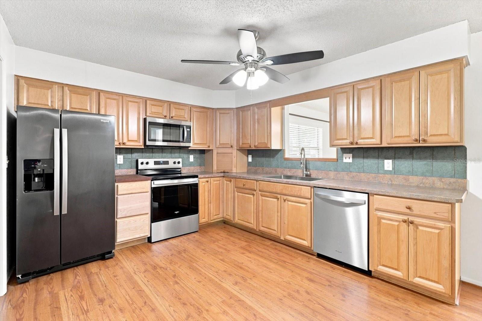 1285 N Haggerty Pt Property Photo 3