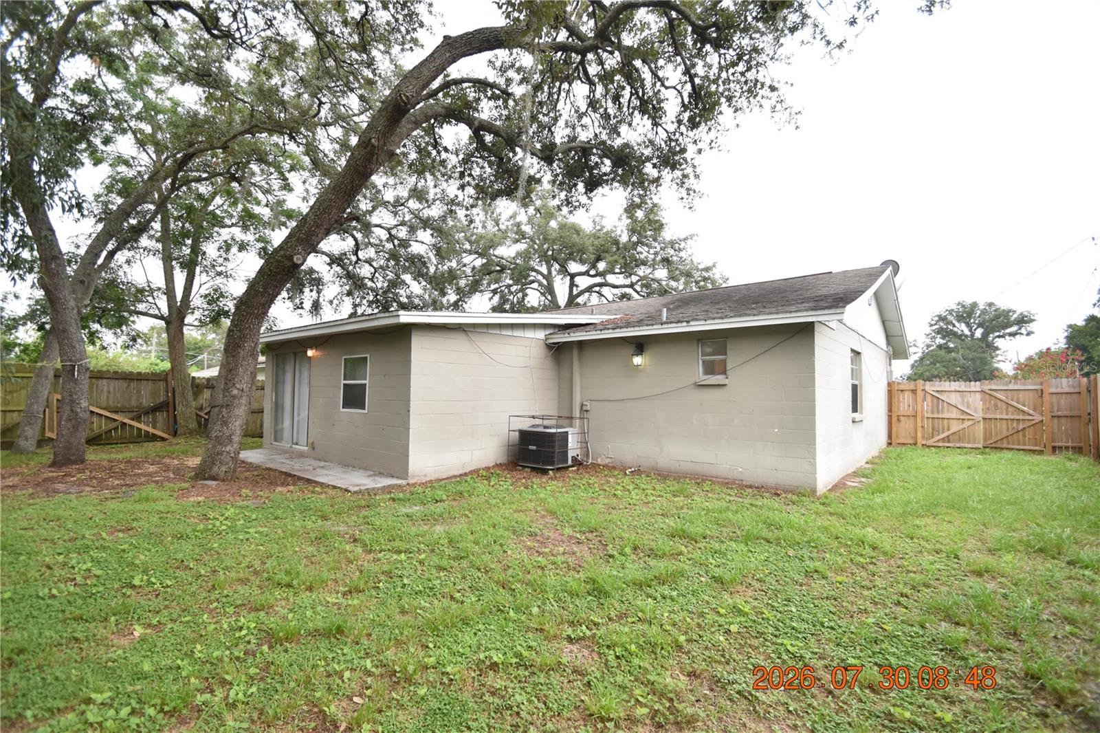12203 N 9th St Property Photo 4
