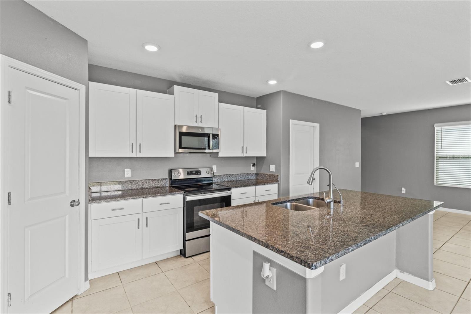 16671 Kingman Reef St Property Photo 13
