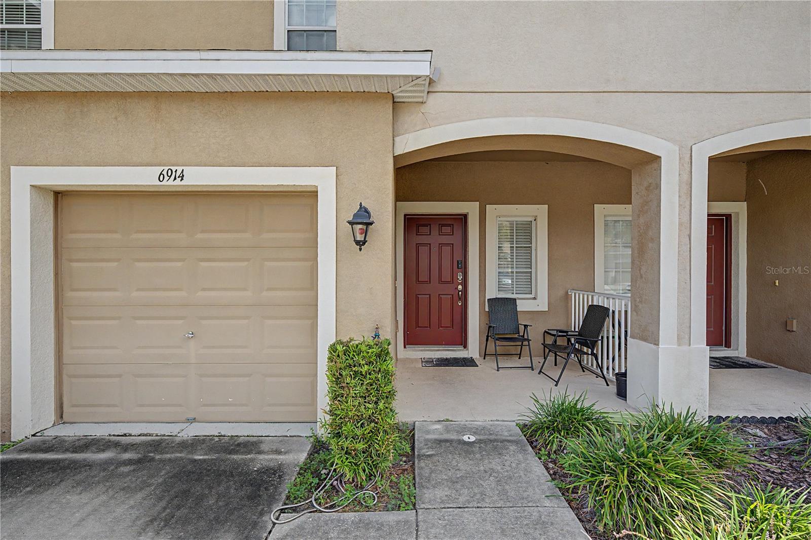 6914 Holly Heath Dr Property Photo 3