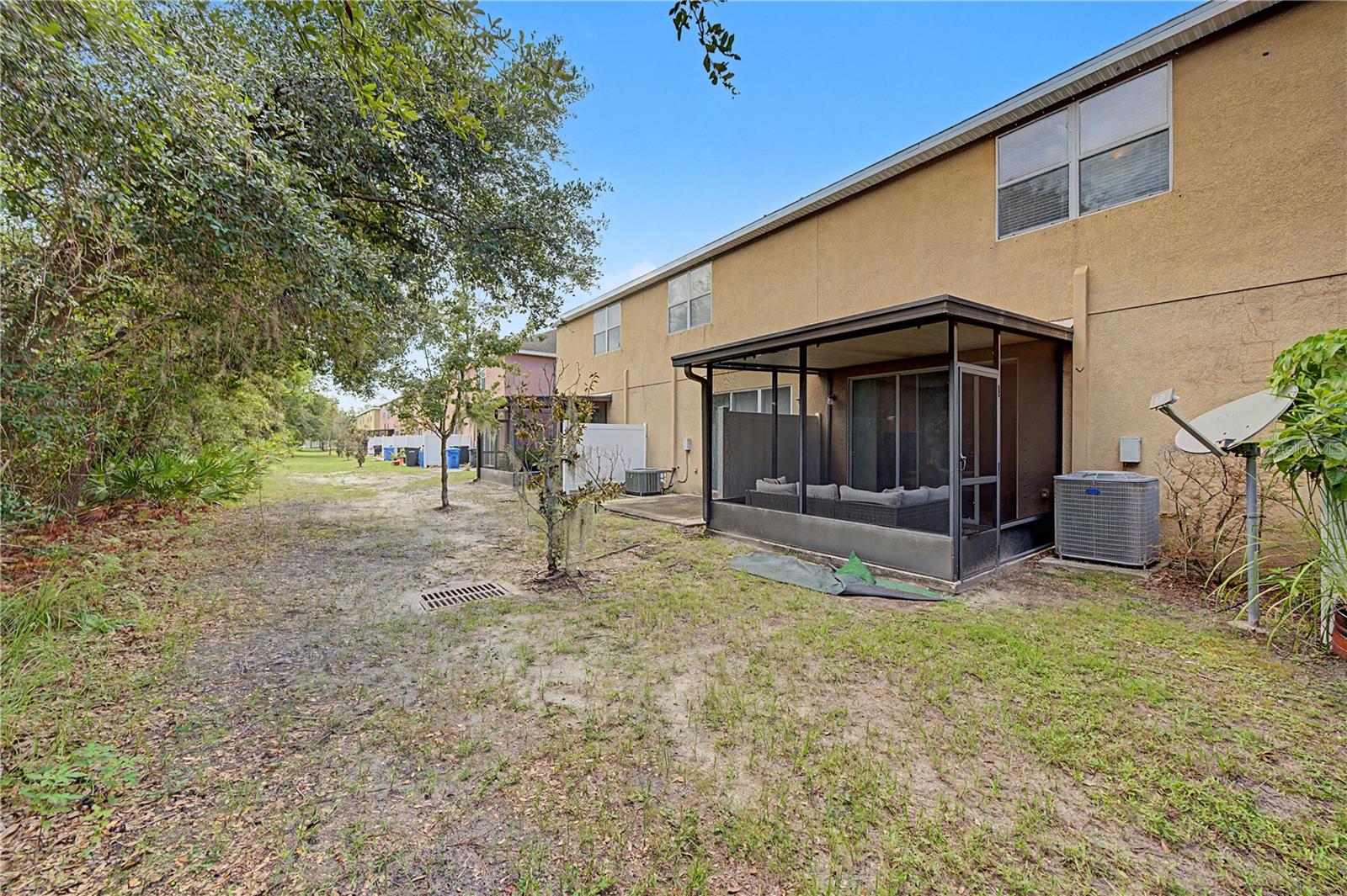 6914 Holly Heath Dr Property Photo 4