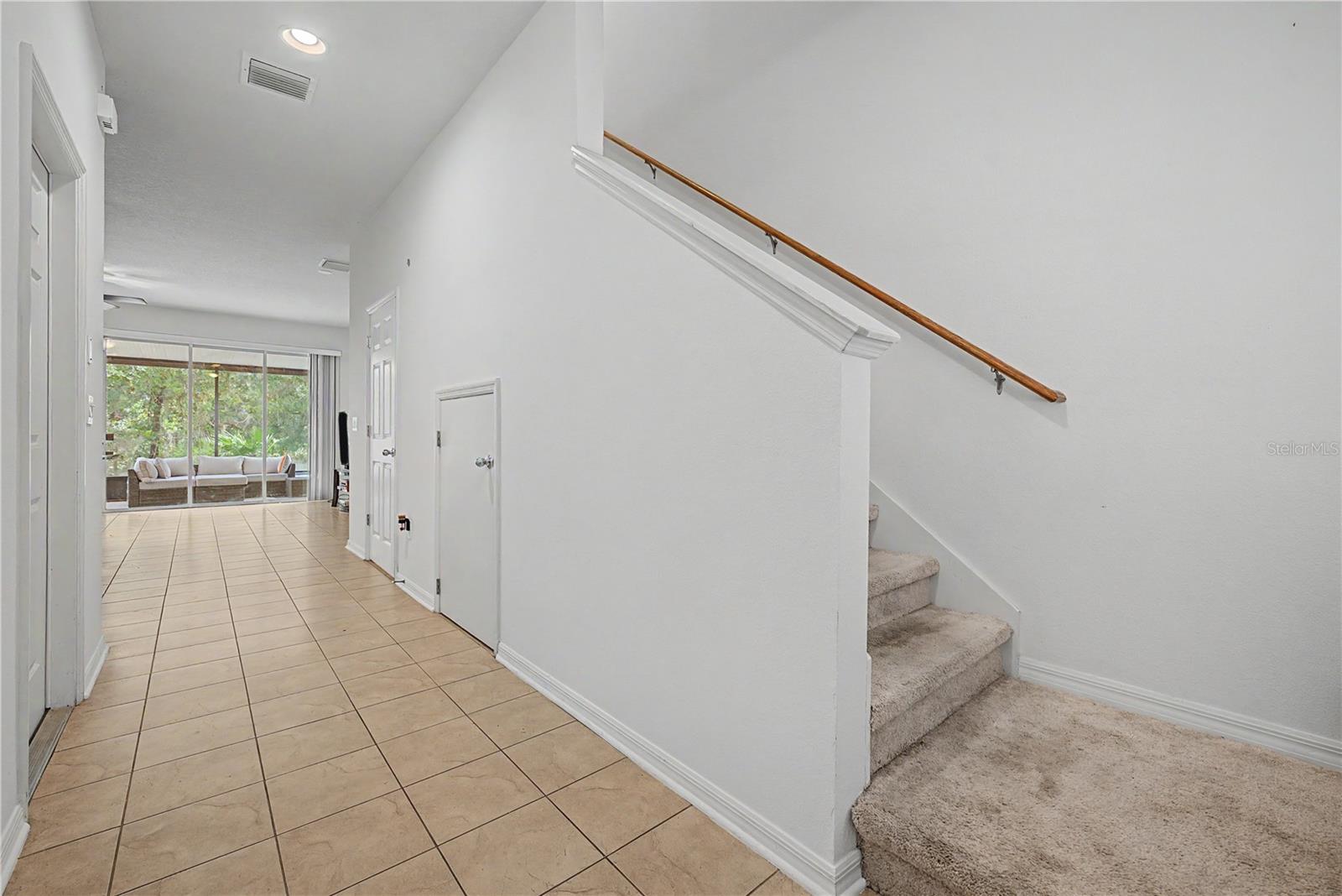 6914 Holly Heath Dr Property Photo 5