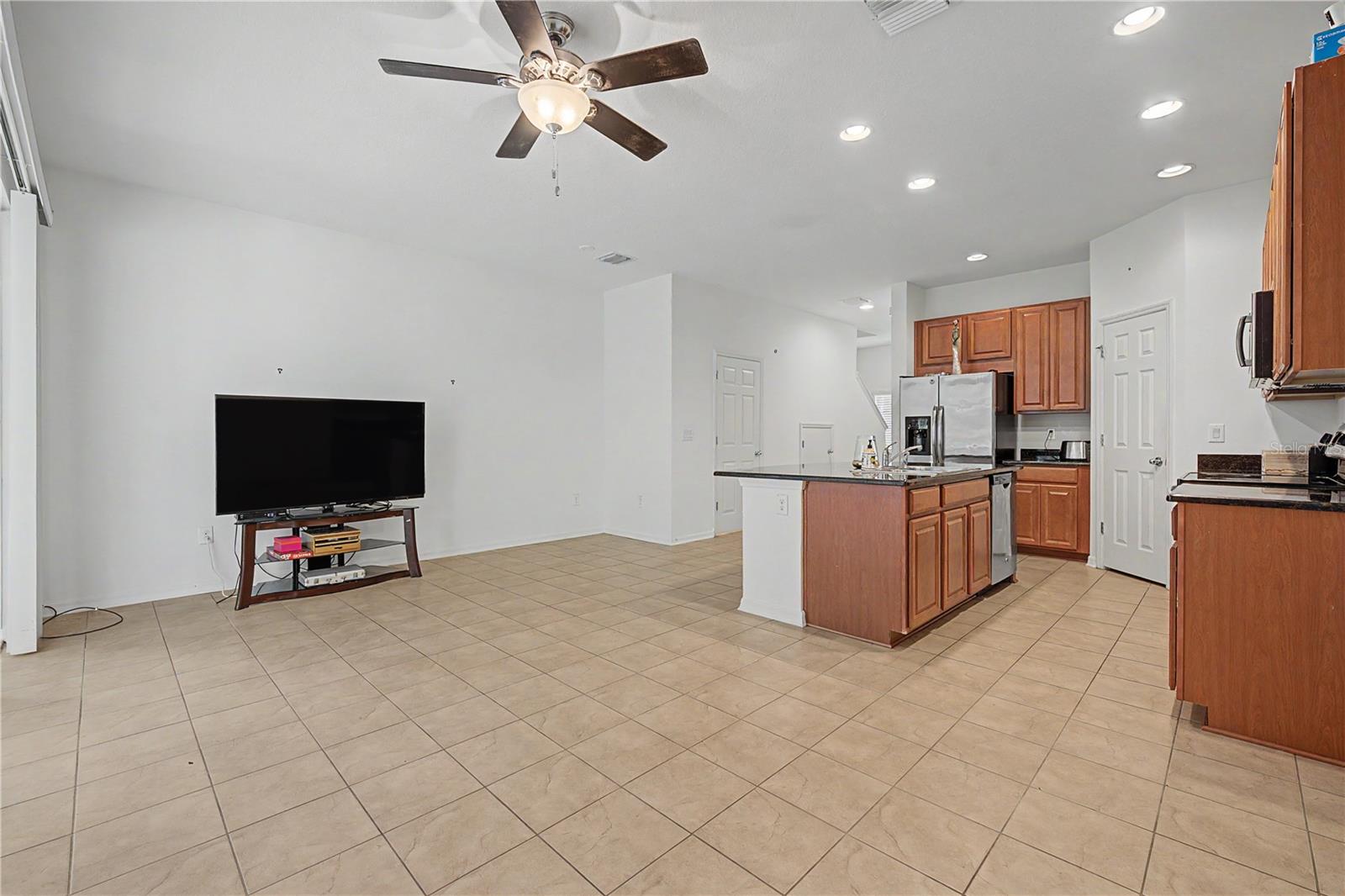 6914 Holly Heath Dr Property Photo 13