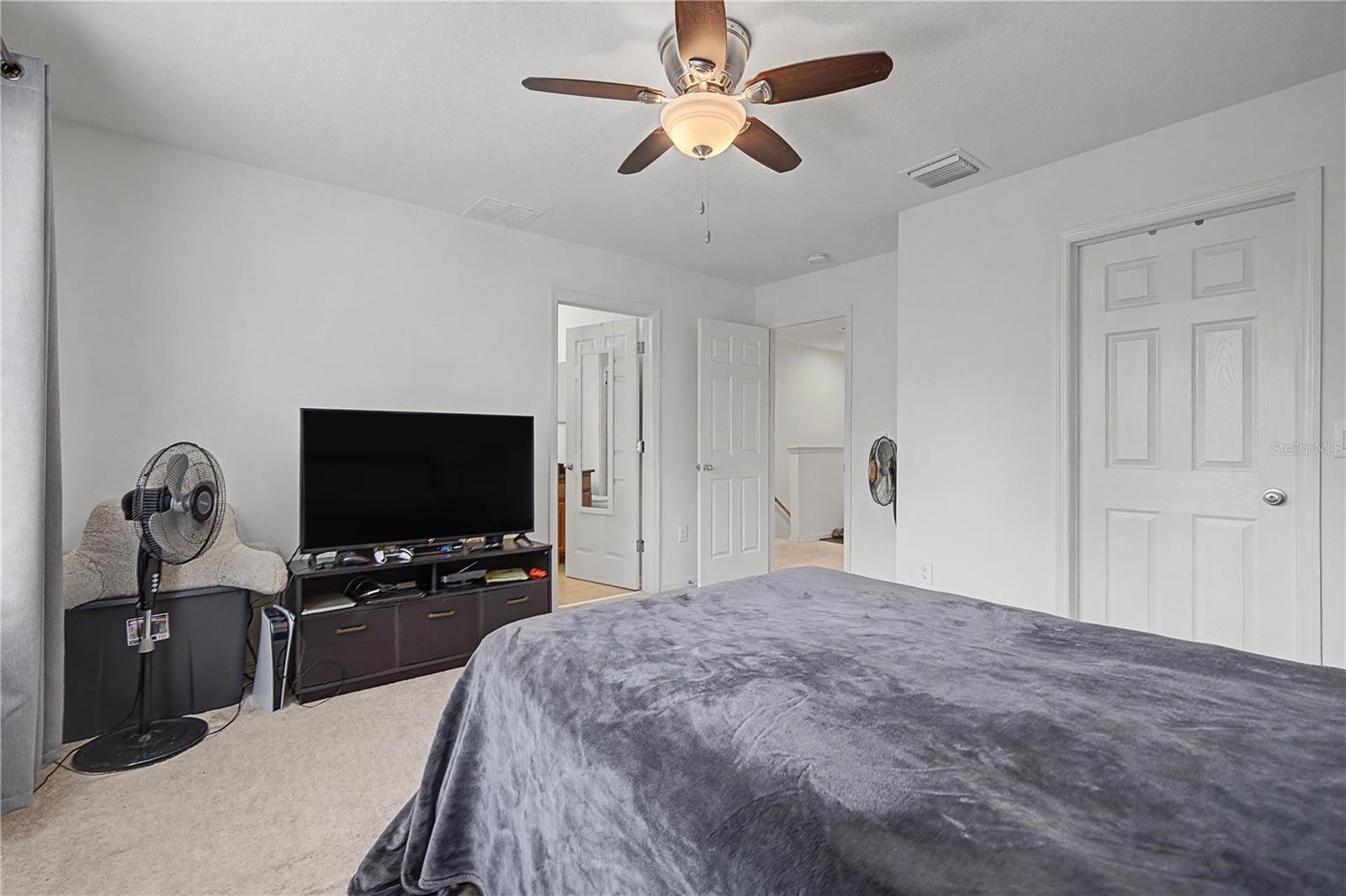 6914 Holly Heath Dr Property Photo 18