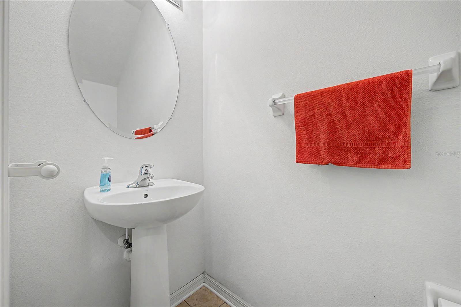 6914 Holly Heath Dr Property Photo 25