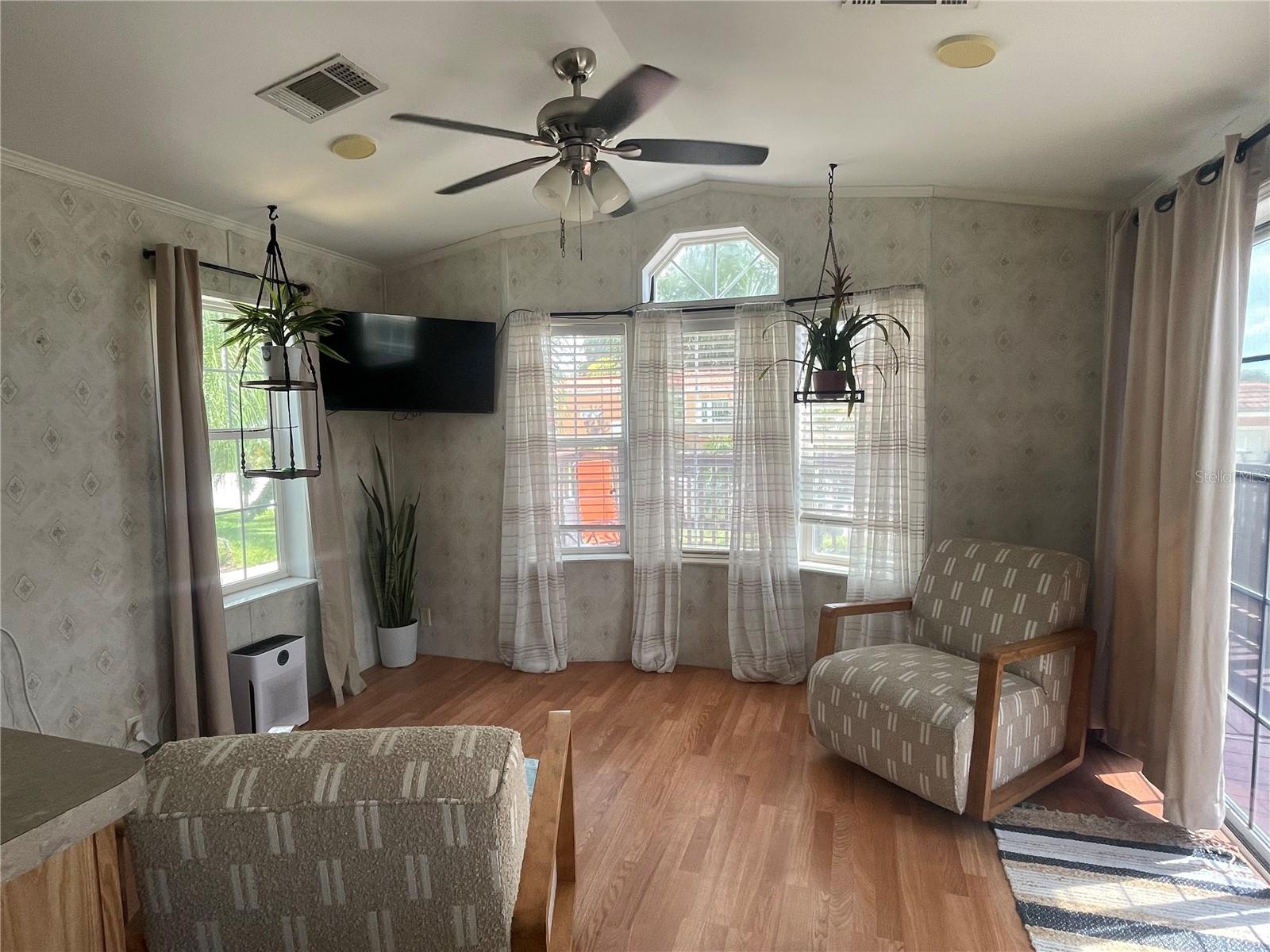 21127 San Pablo Dr Property Photo 3