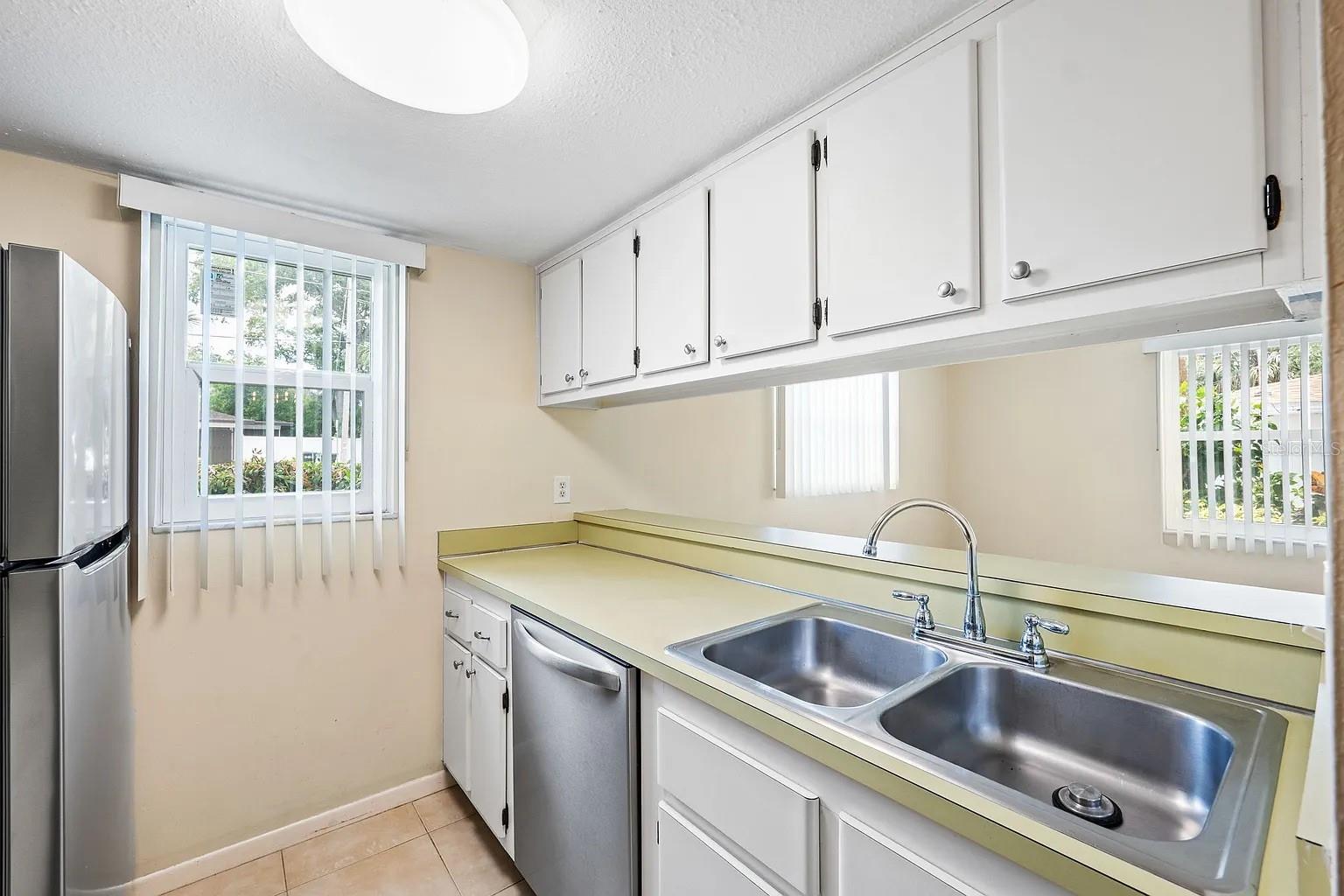 2525 W Bay Dr #a16 Property Photo 9