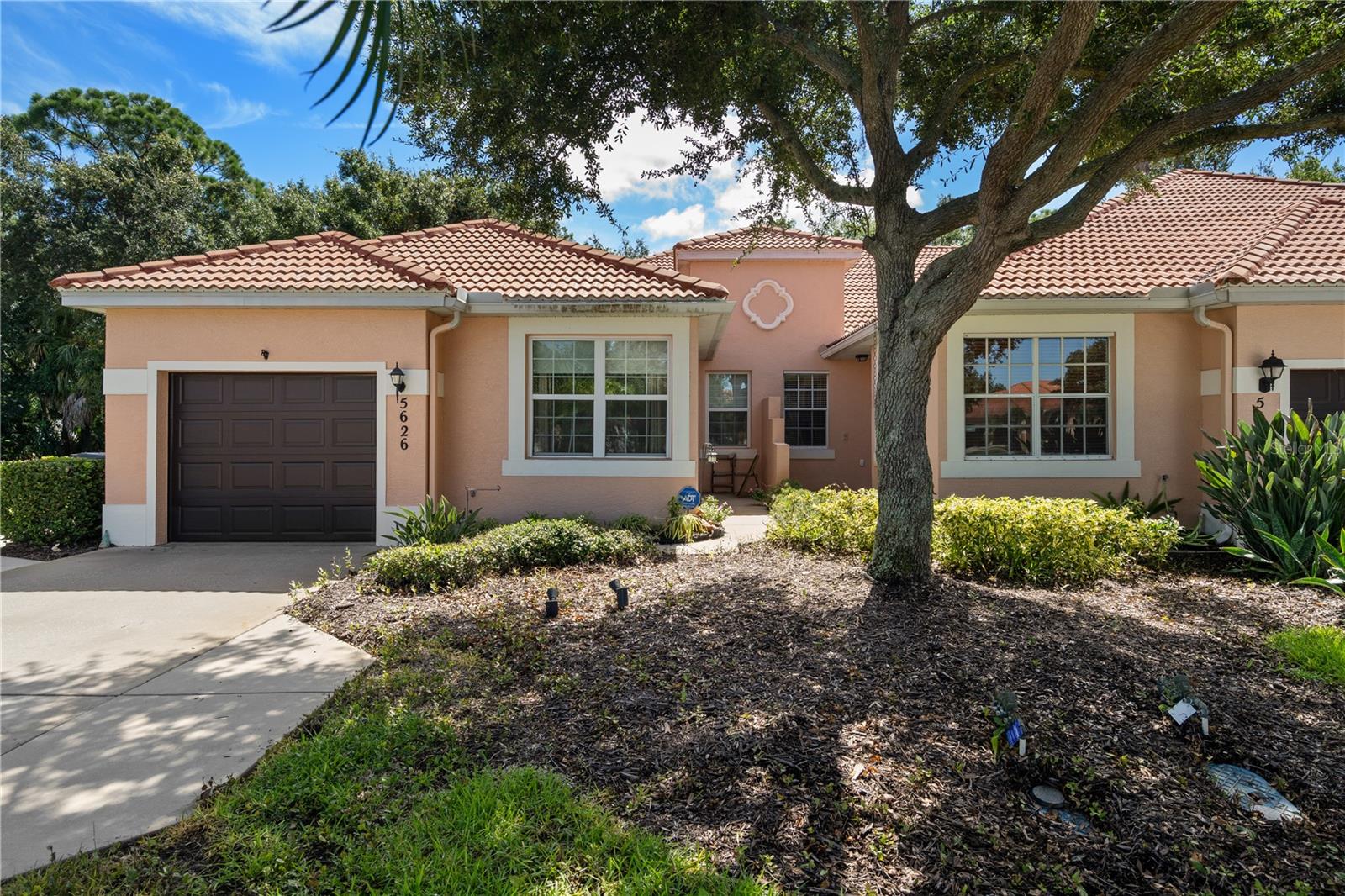 5626 Cortina Ln Property Photo 3