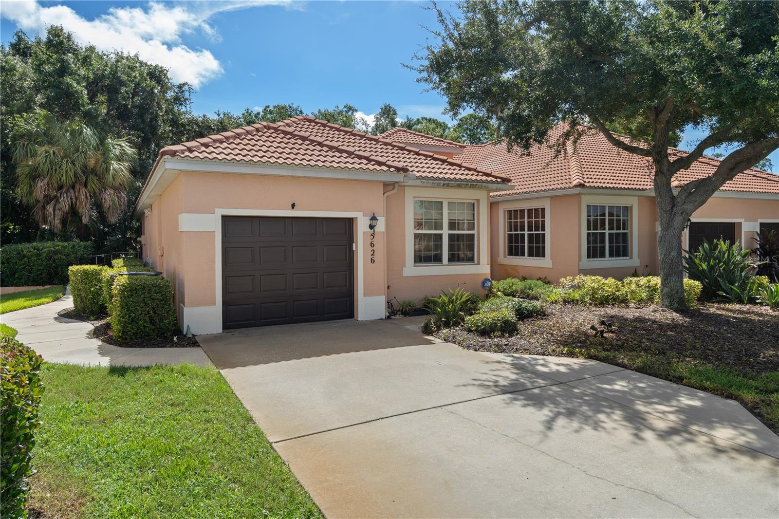 5626 Cortina Ln Property Photo 4