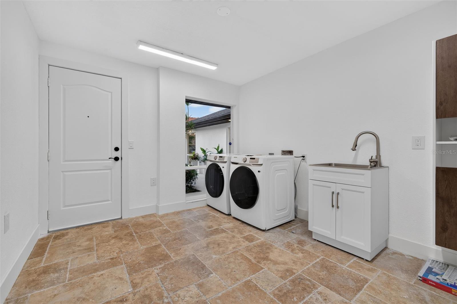 219 Miramar Blvd Ne Property Photo 28