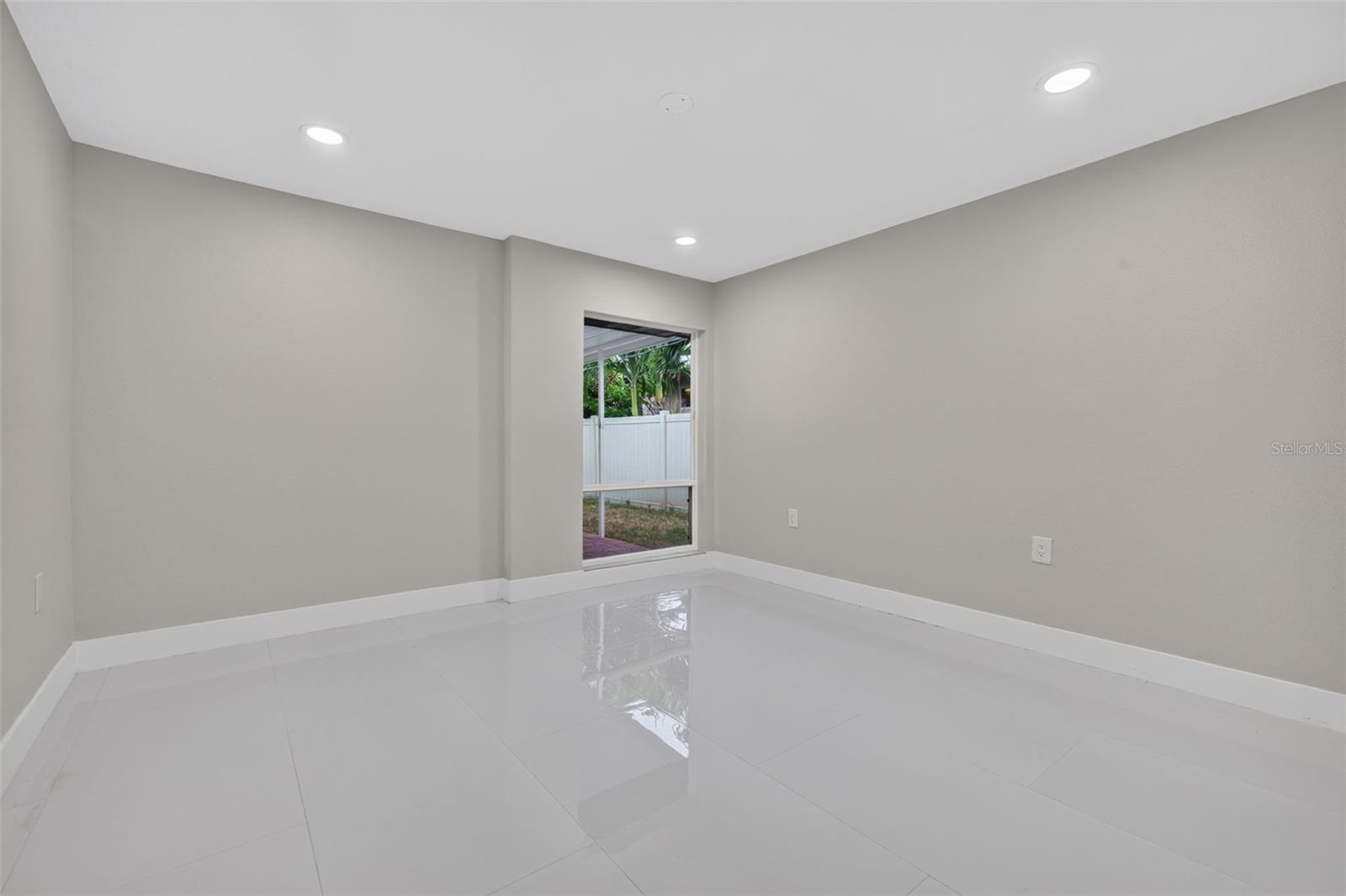 219 Miramar Blvd Ne Property Photo 31